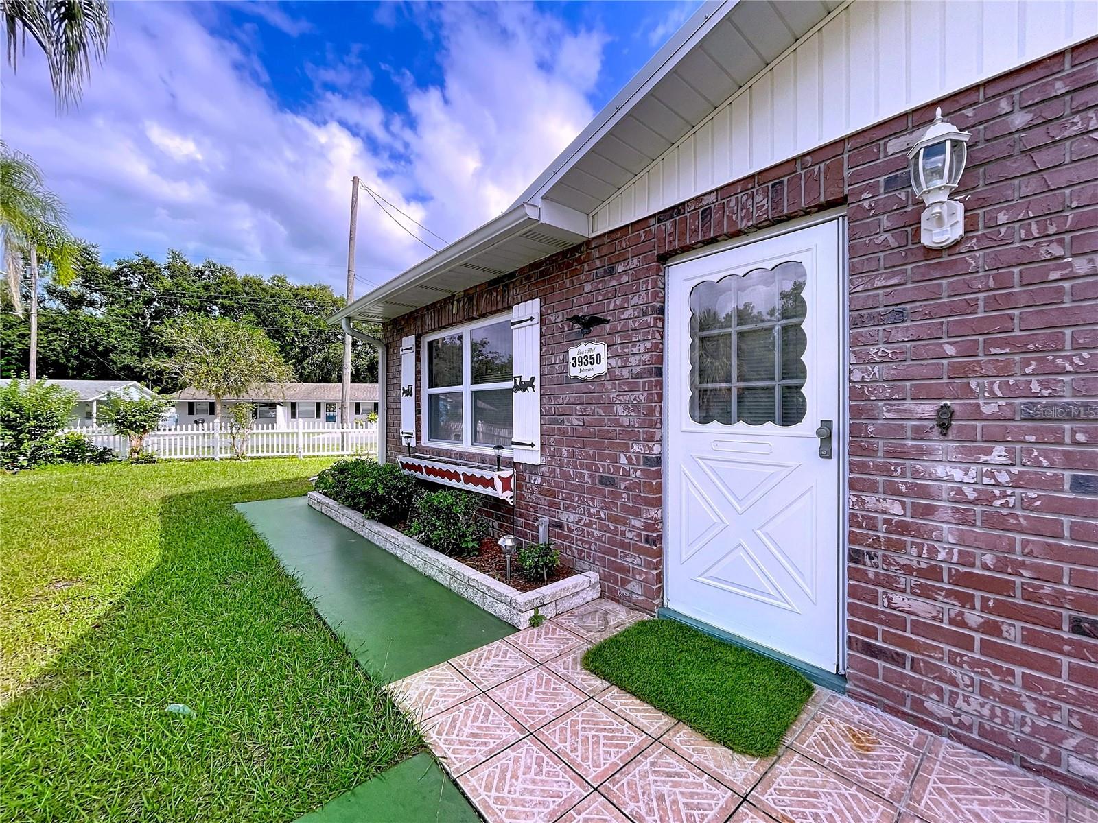 Image 5 of 38 For 39350 5th Avenue