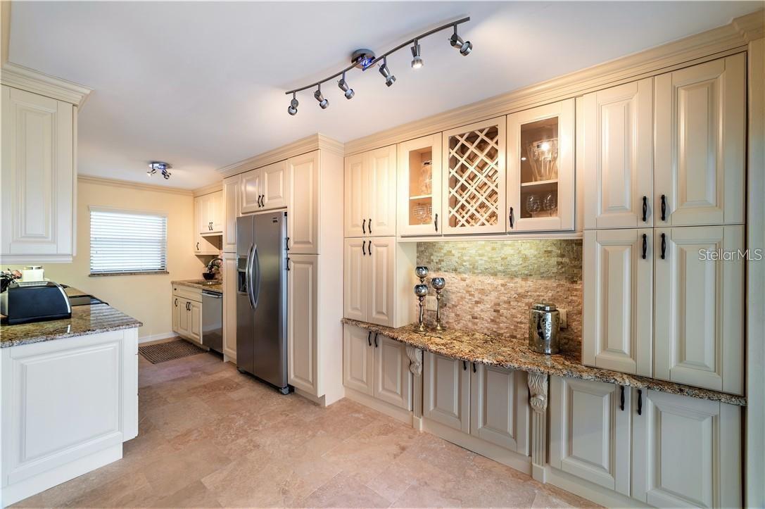 Image 5 of 47 For 2800 Cove Cay Drive 4a