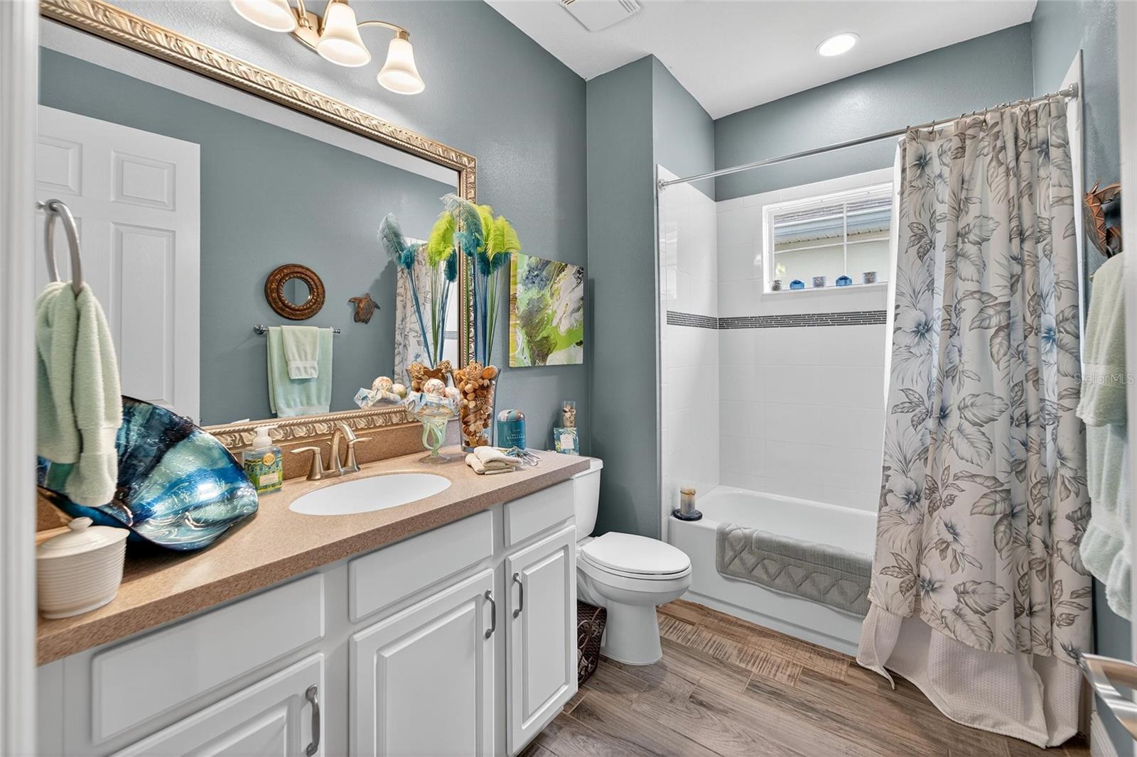 Image 35 of 87 For 623 Winterside Drive