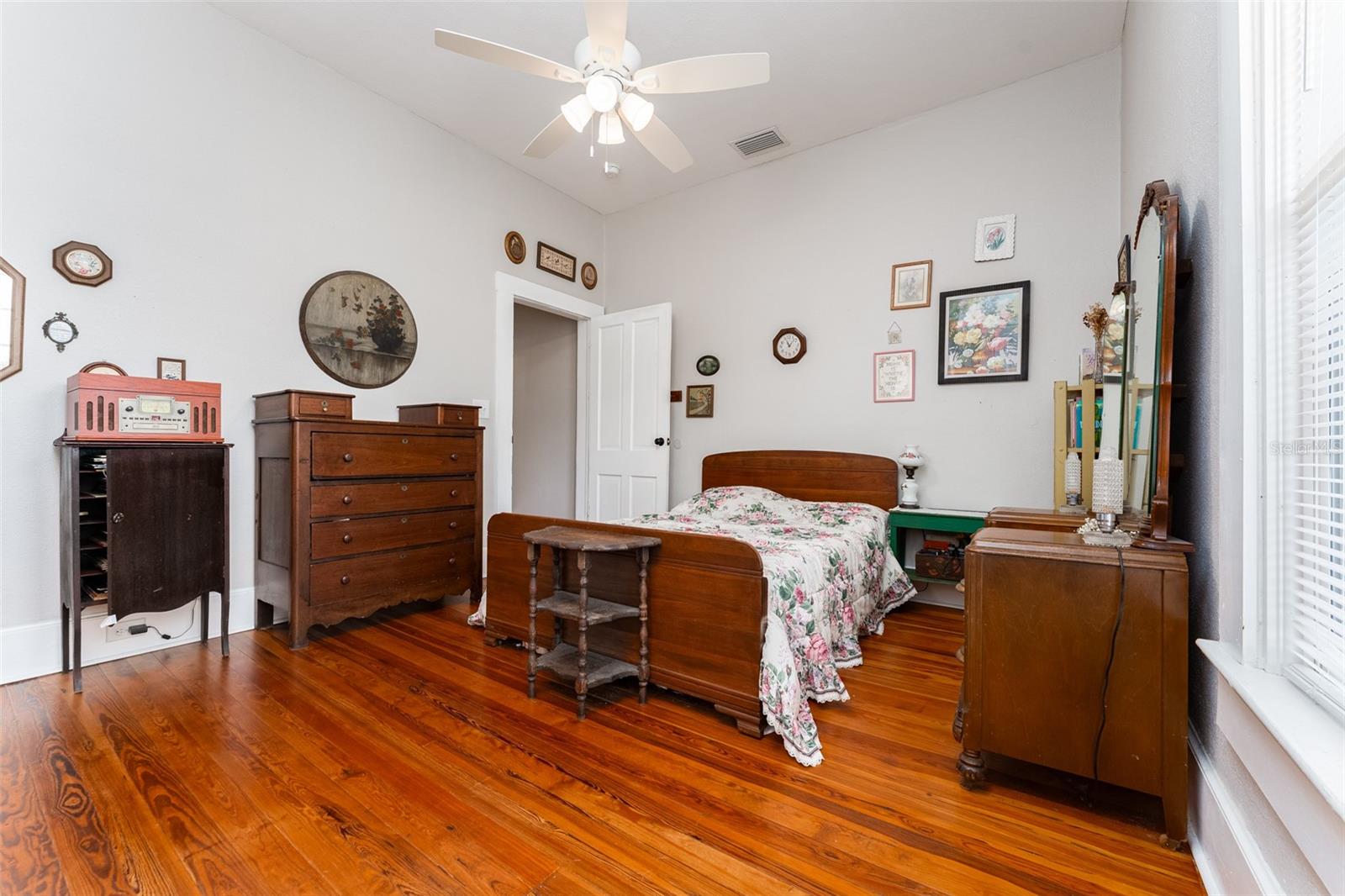 Image 16 of 30 For 900 Wheeler Street