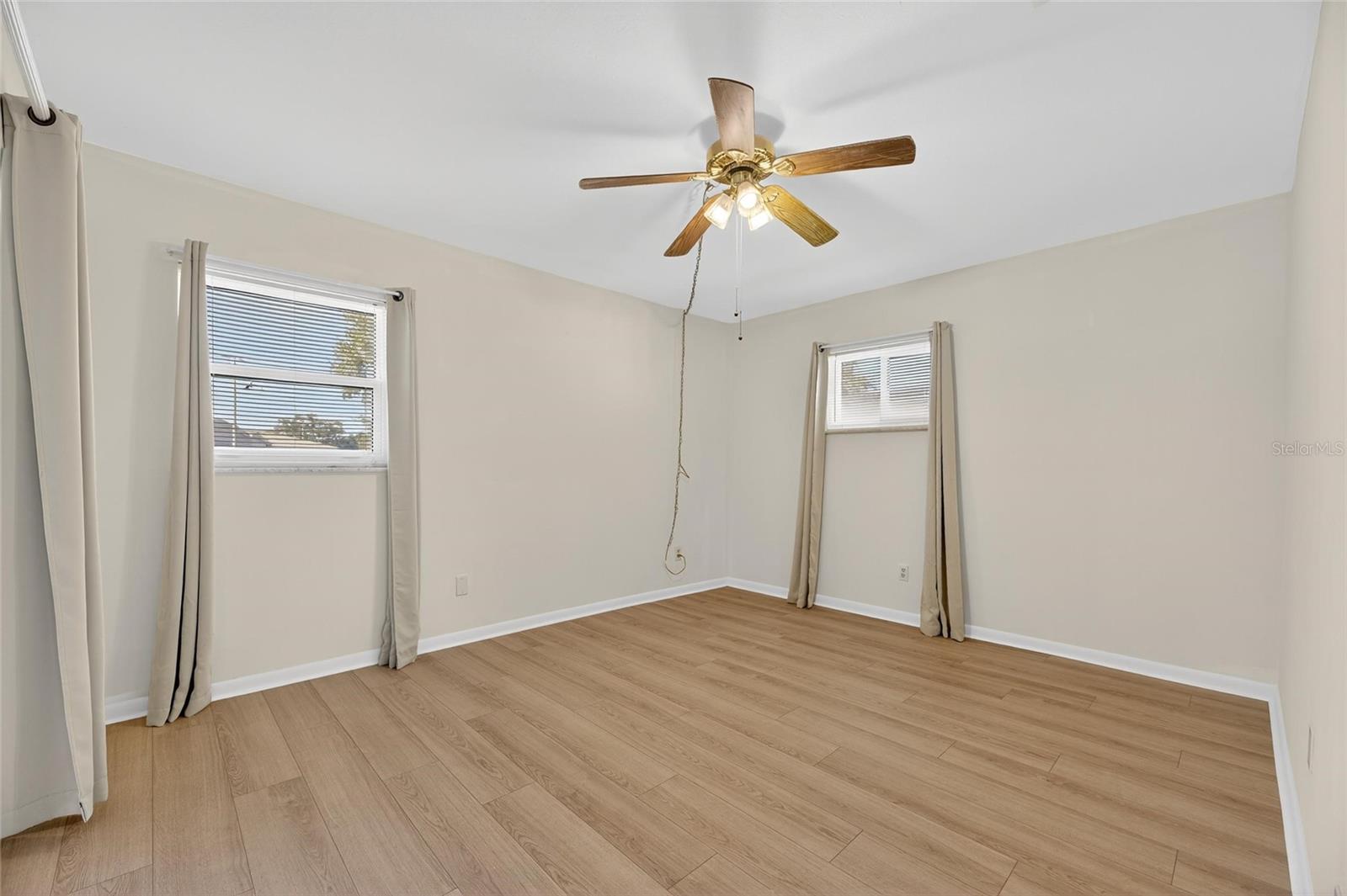 Image 14 of 37 For 1238 Fordham Drive