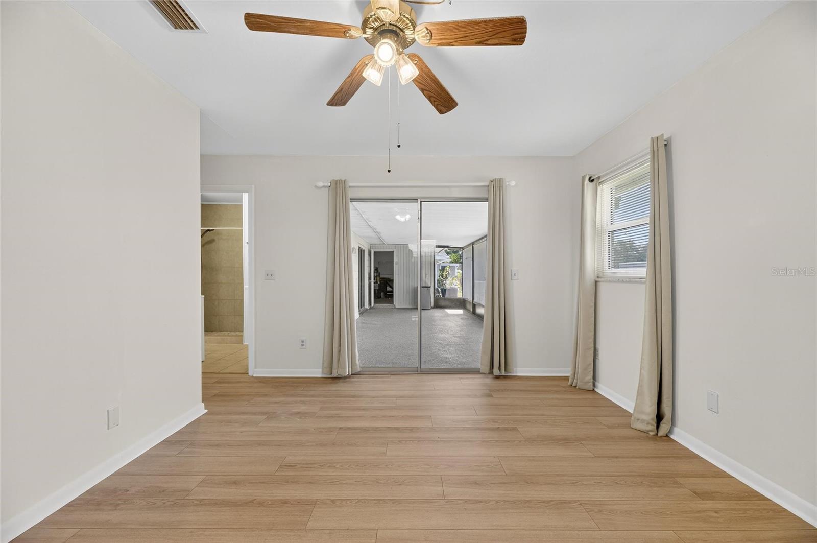 Image 16 of 37 For 1238 Fordham Drive