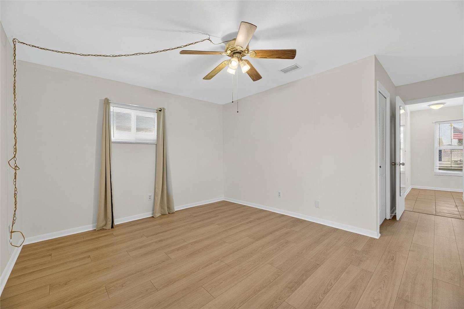 Image 18 of 37 For 1238 Fordham Drive