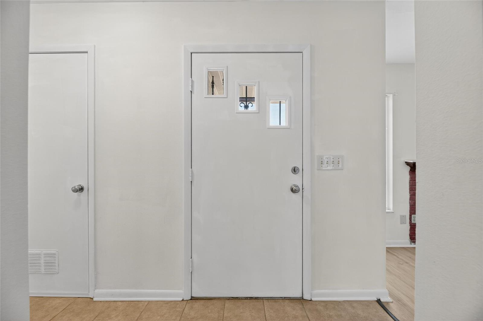 Image 5 of 37 For 1238 Fordham Drive