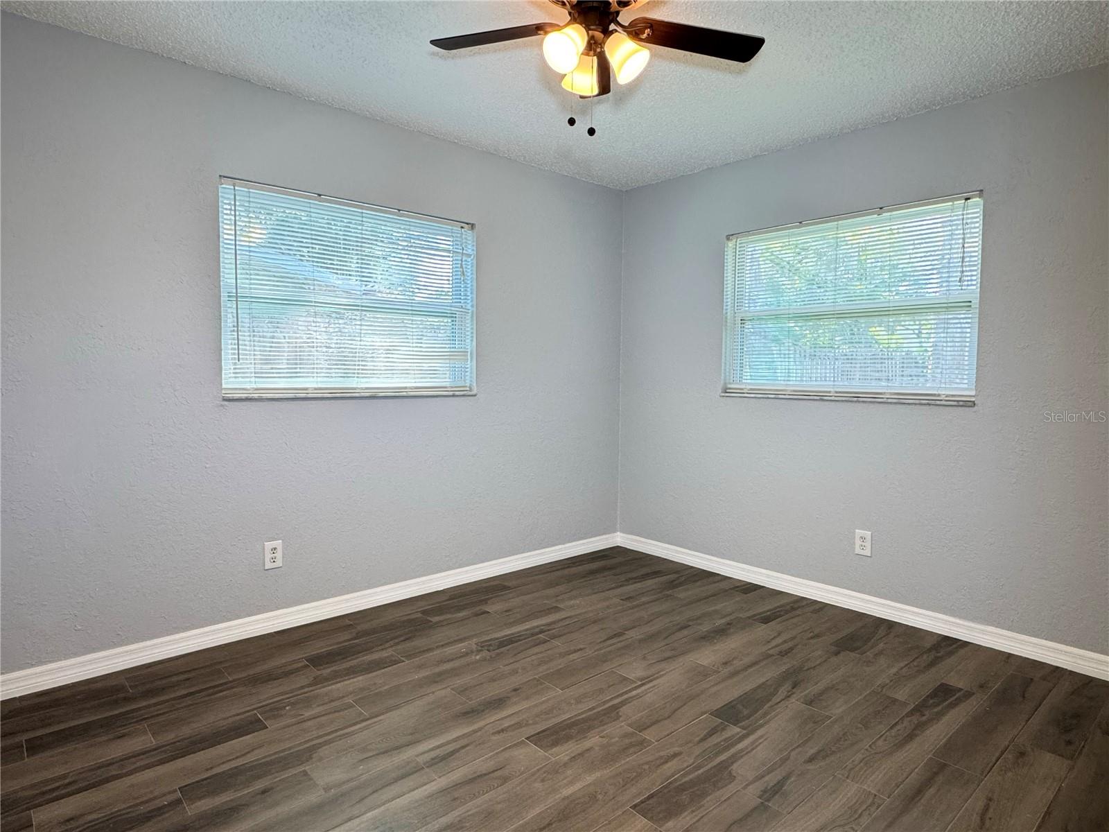 Image 11 of 23 For 904 Lake Palms Drive