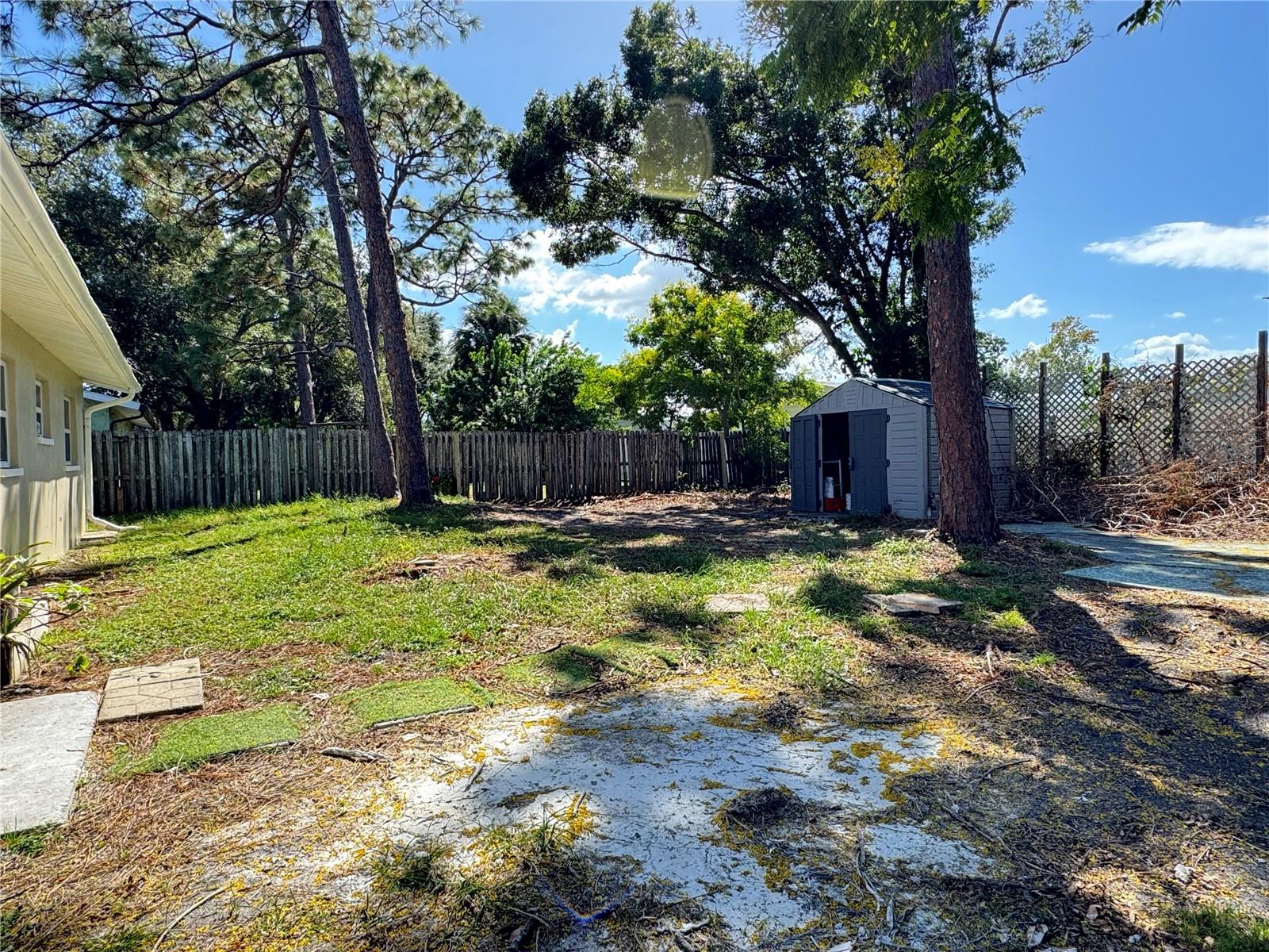 Image 15 of 23 For 904 Lake Palms Drive