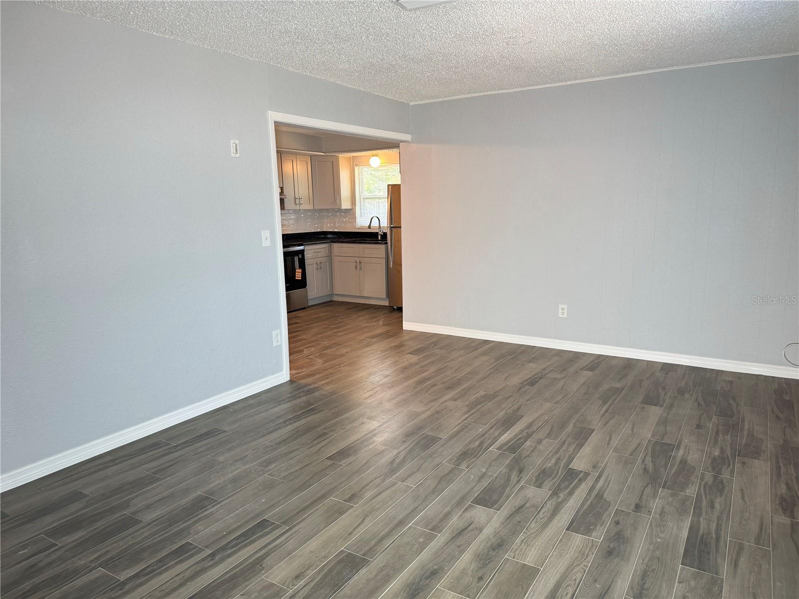 Image 4 of 23 For 904 Lake Palms Drive