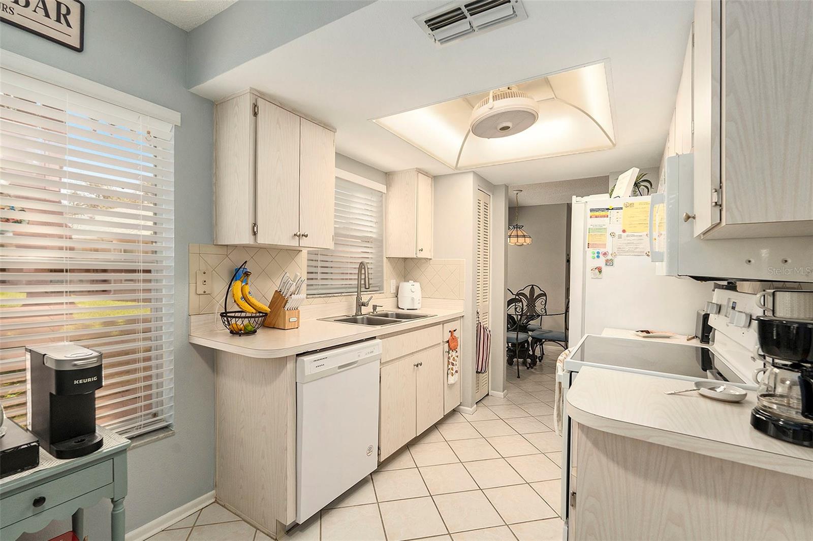 Listing photo id 13 for 9529 Bunker Hill Court 9529