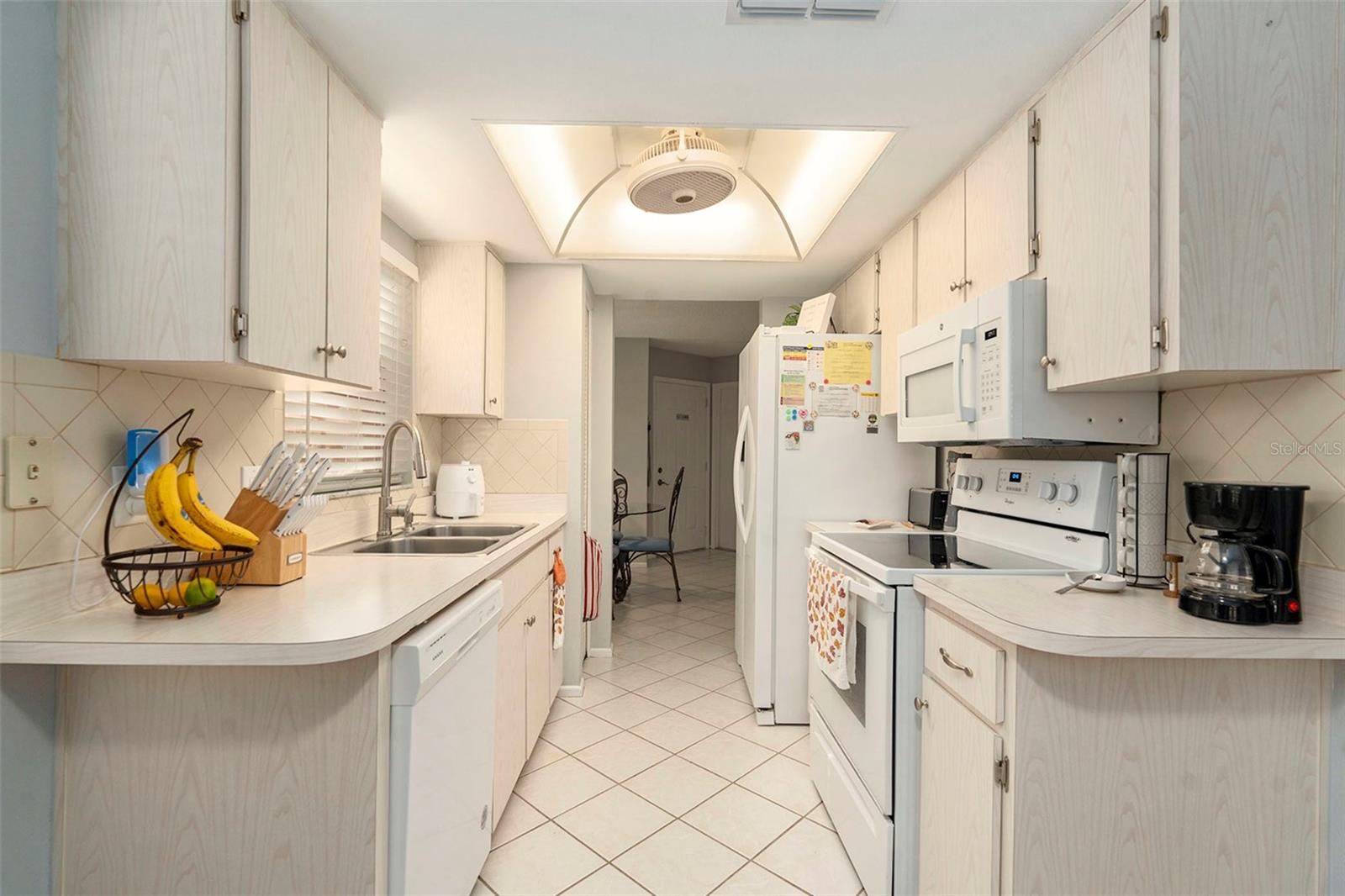 Listing photo id 15 for 9529 Bunker Hill Court 9529