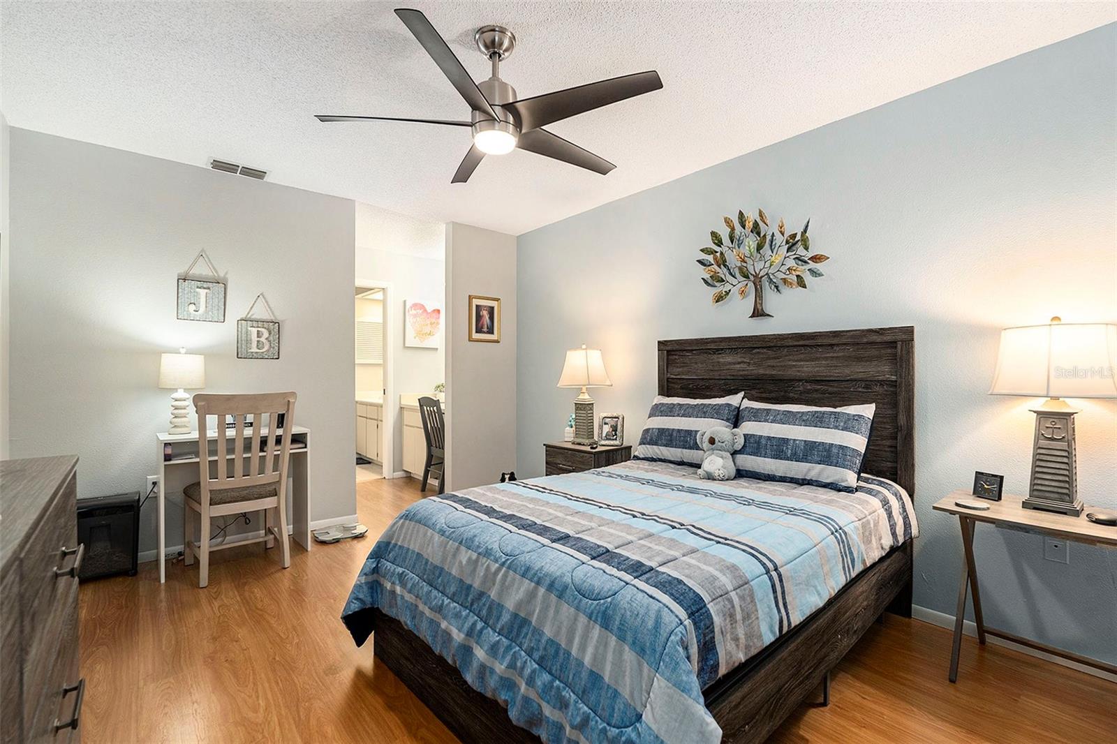 Listing photo id 20 for 9529 Bunker Hill Court 9529