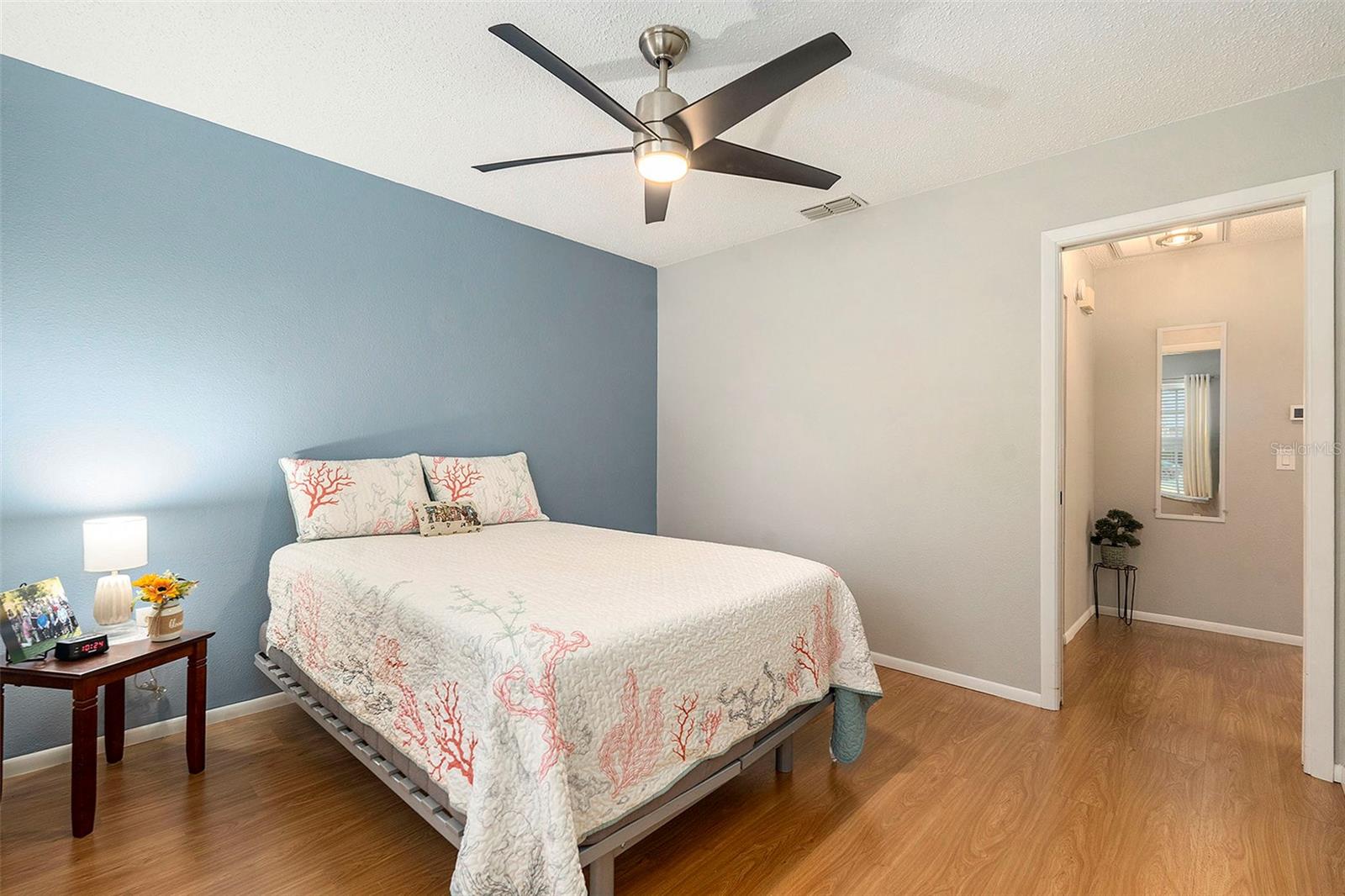 Listing photo id 24 for 9529 Bunker Hill Court 9529