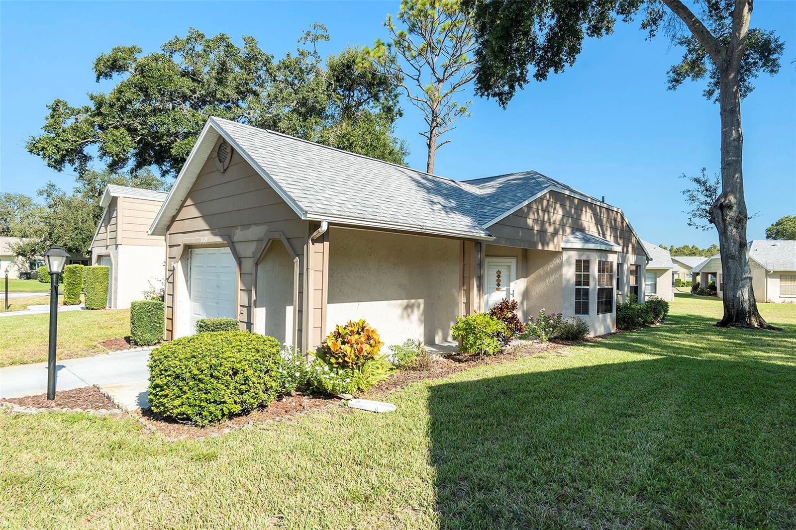 Listing photo id 1 for 9529 Bunker Hill Court 9529