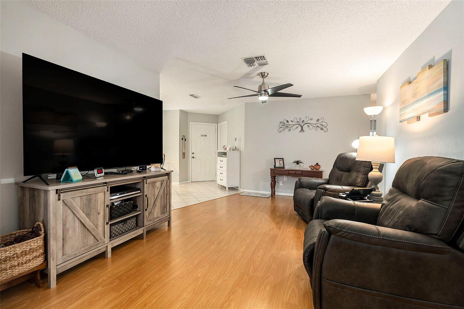 Listing photo id 5 for 9529 Bunker Hill Court 9529