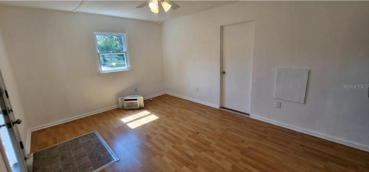 Image 2 of 5 For 912 Engman Street