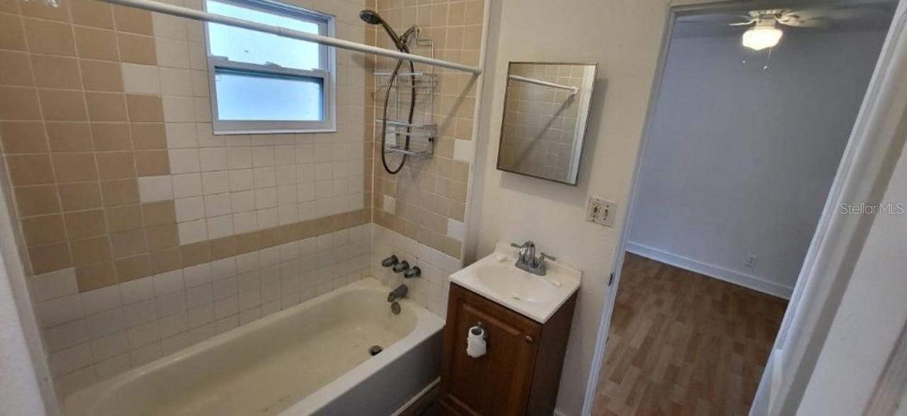 Image 3 of 5 For 912 Engman Street