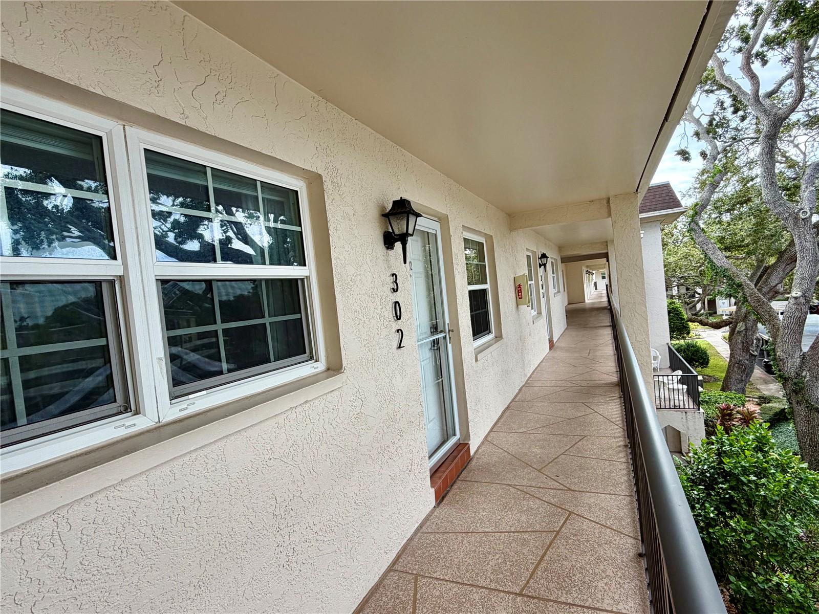 Image 6 of 34 For 870 Virginia Street 302