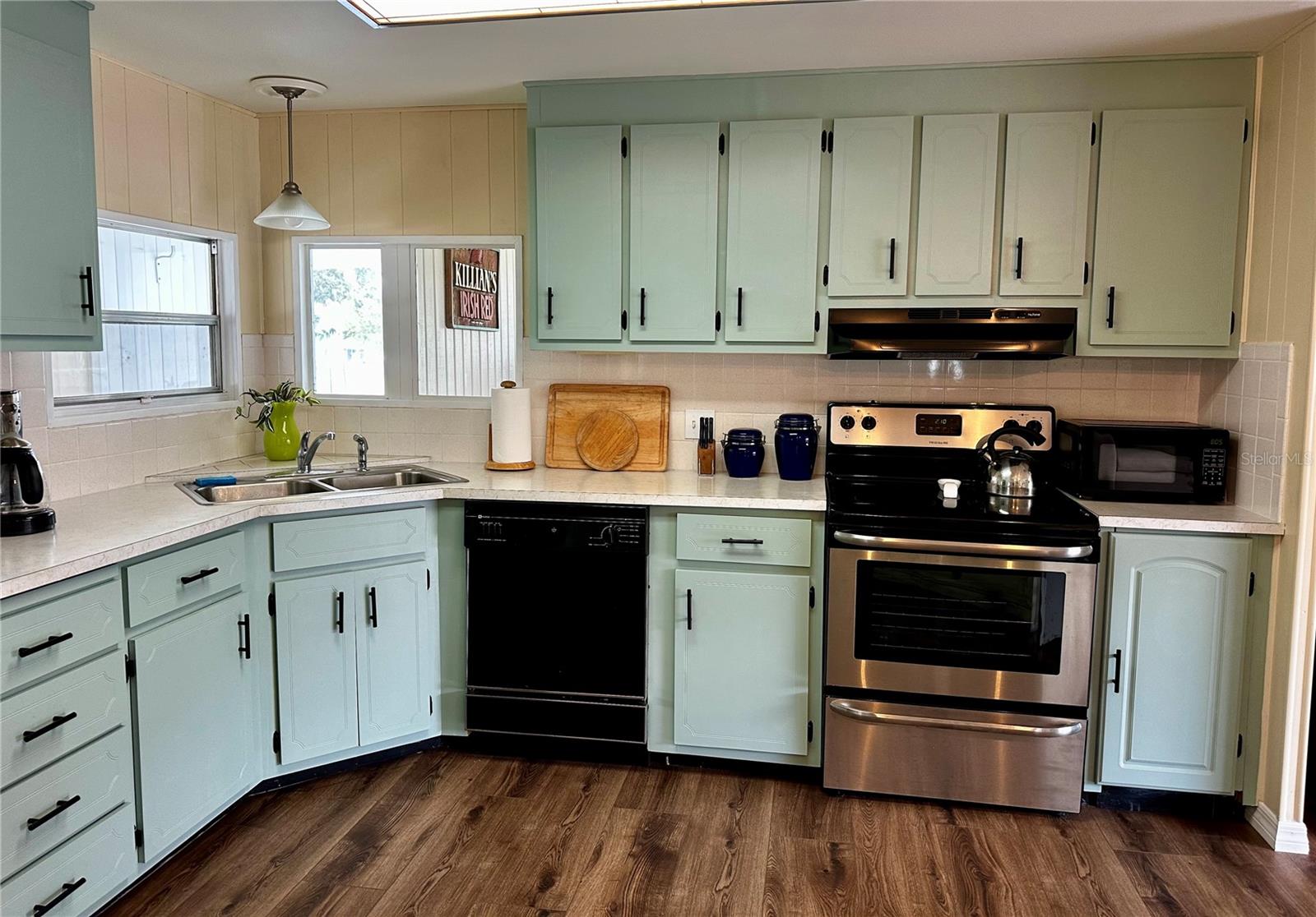 Image 8 of 63 For 1100 Belcher Road S 454