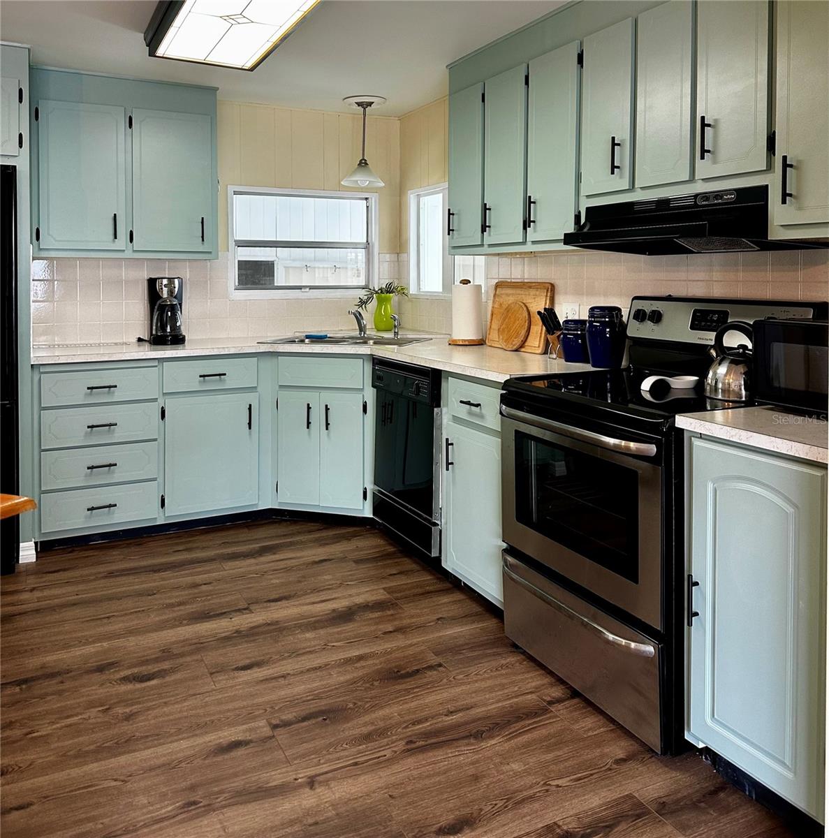 Image 9 of 63 For 1100 Belcher Road S 454