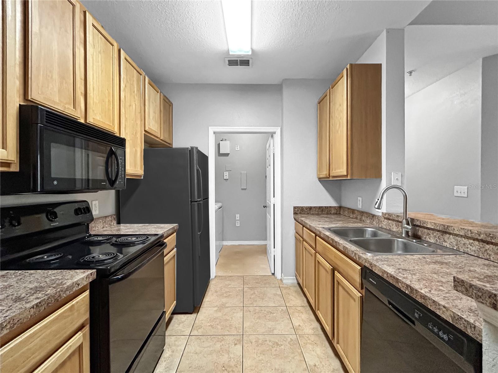 Image 4 of 30 For 10105 Courtney Palms Boulevard 303