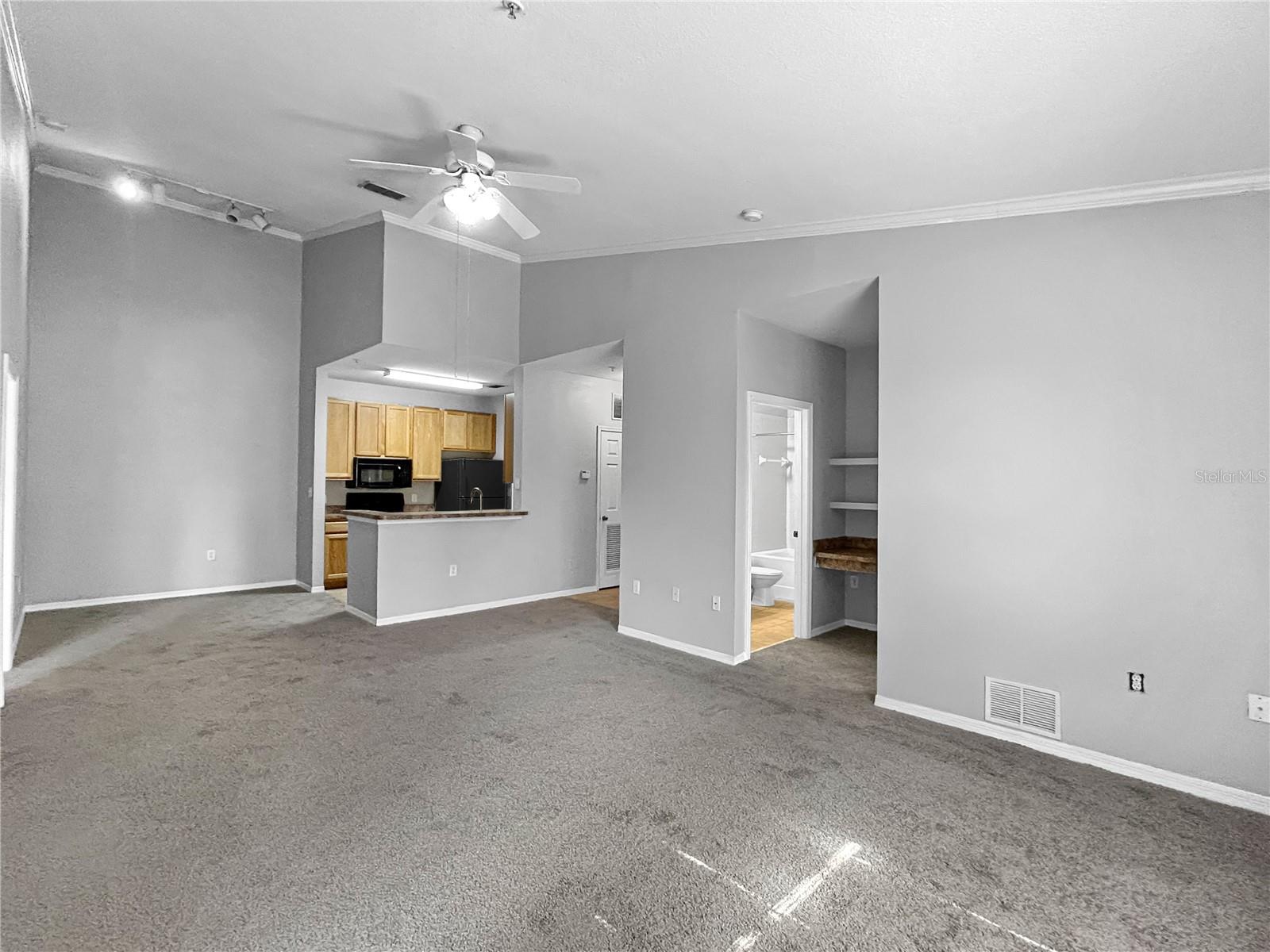 Image 7 of 30 For 10105 Courtney Palms Boulevard 303
