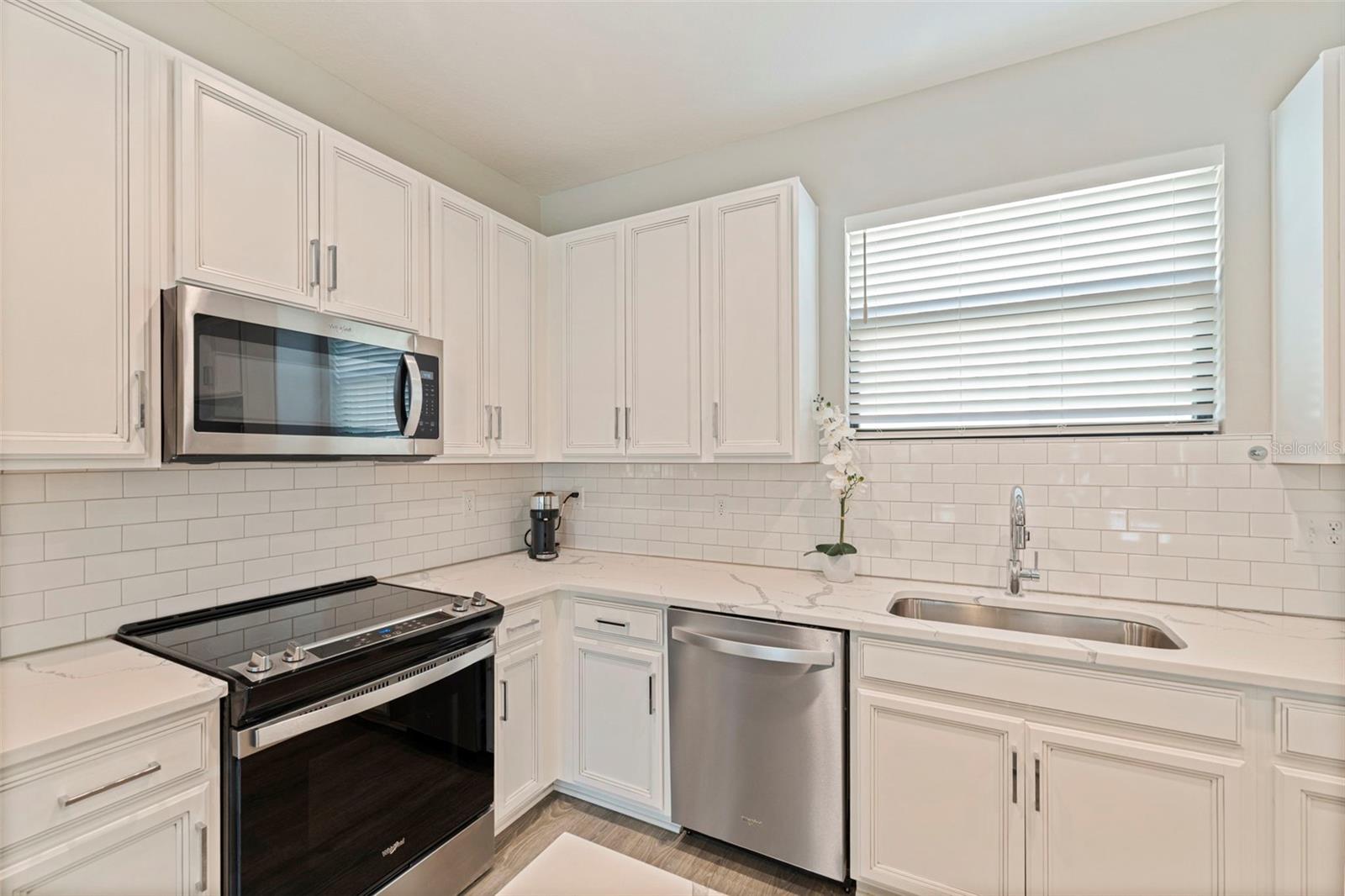 Image 14 of 43 For 2540 12th Terrace N