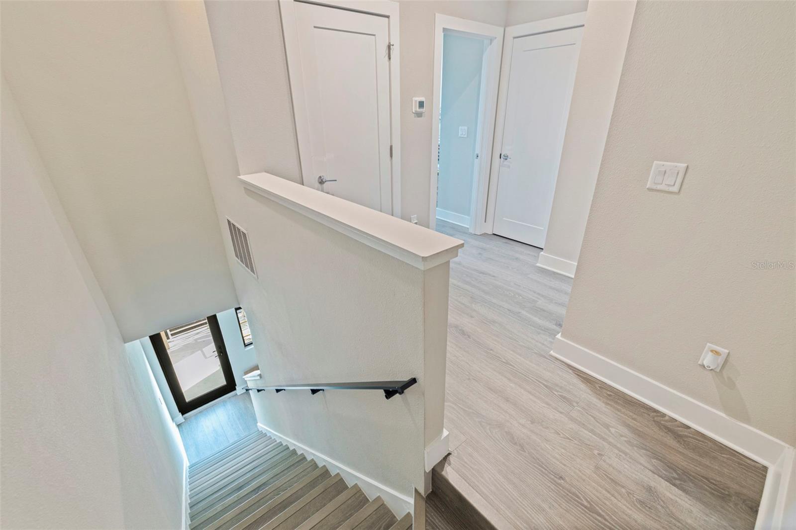 Image 18 of 43 For 2540 12th Terrace N