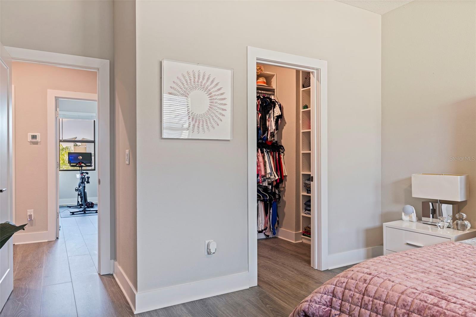 Image 22 of 43 For 2540 12th Terrace N