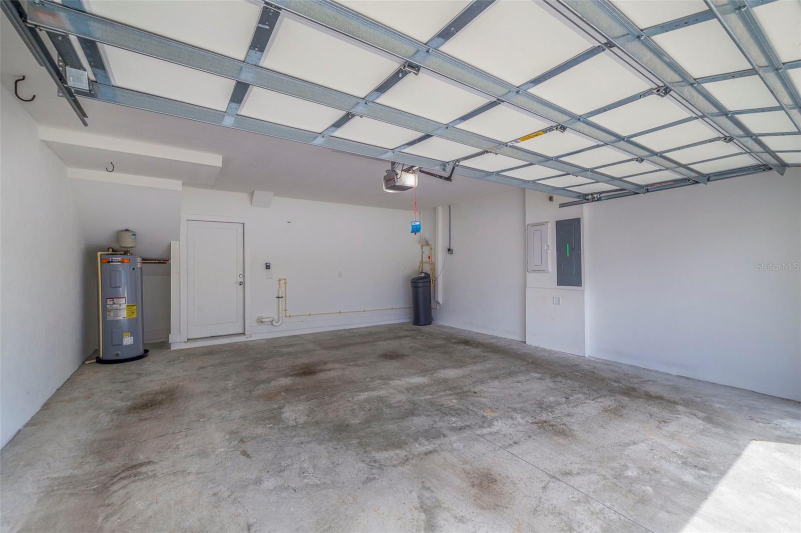 Image 32 of 43 For 2540 12th Terrace N