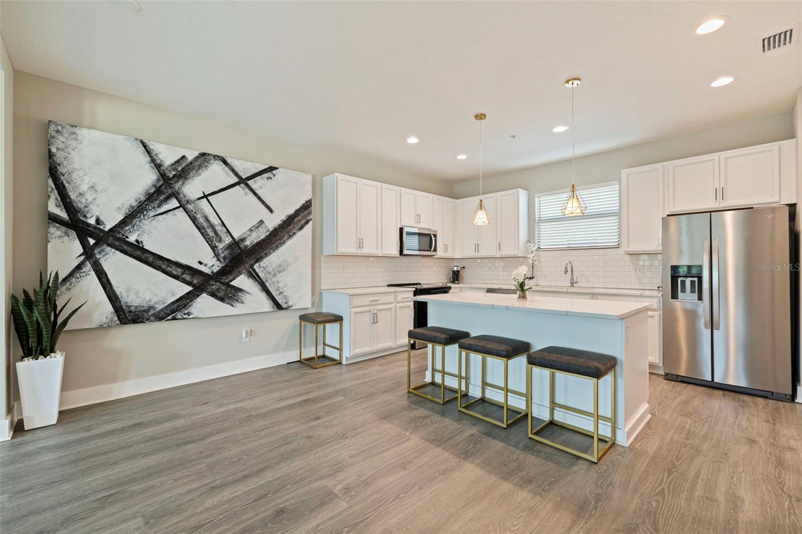 Image 7 of 43 For 2540 12th Terrace N