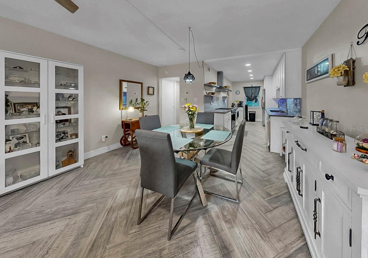 Image 11 of 34 For 8799 Bardmoor Boulevard 205