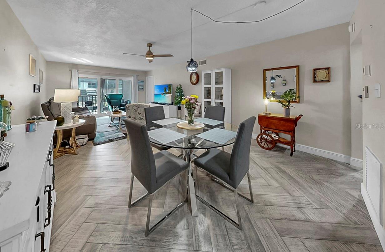 Image 12 of 34 For 8799 Bardmoor Boulevard 205