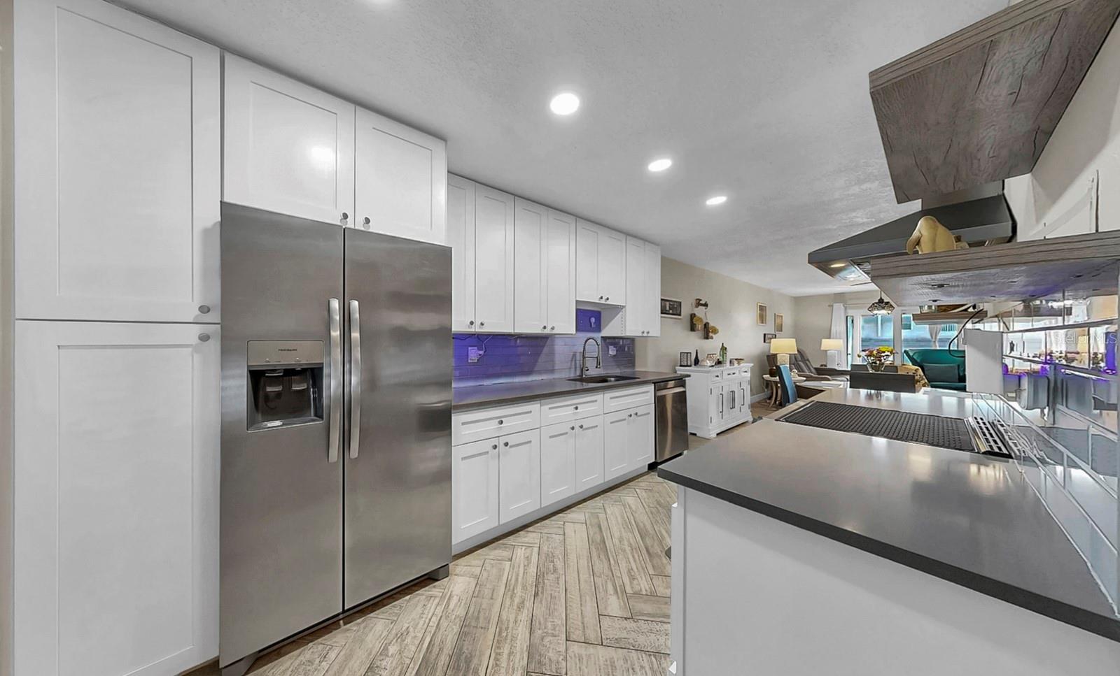 Image 5 of 34 For 8799 Bardmoor Boulevard 205