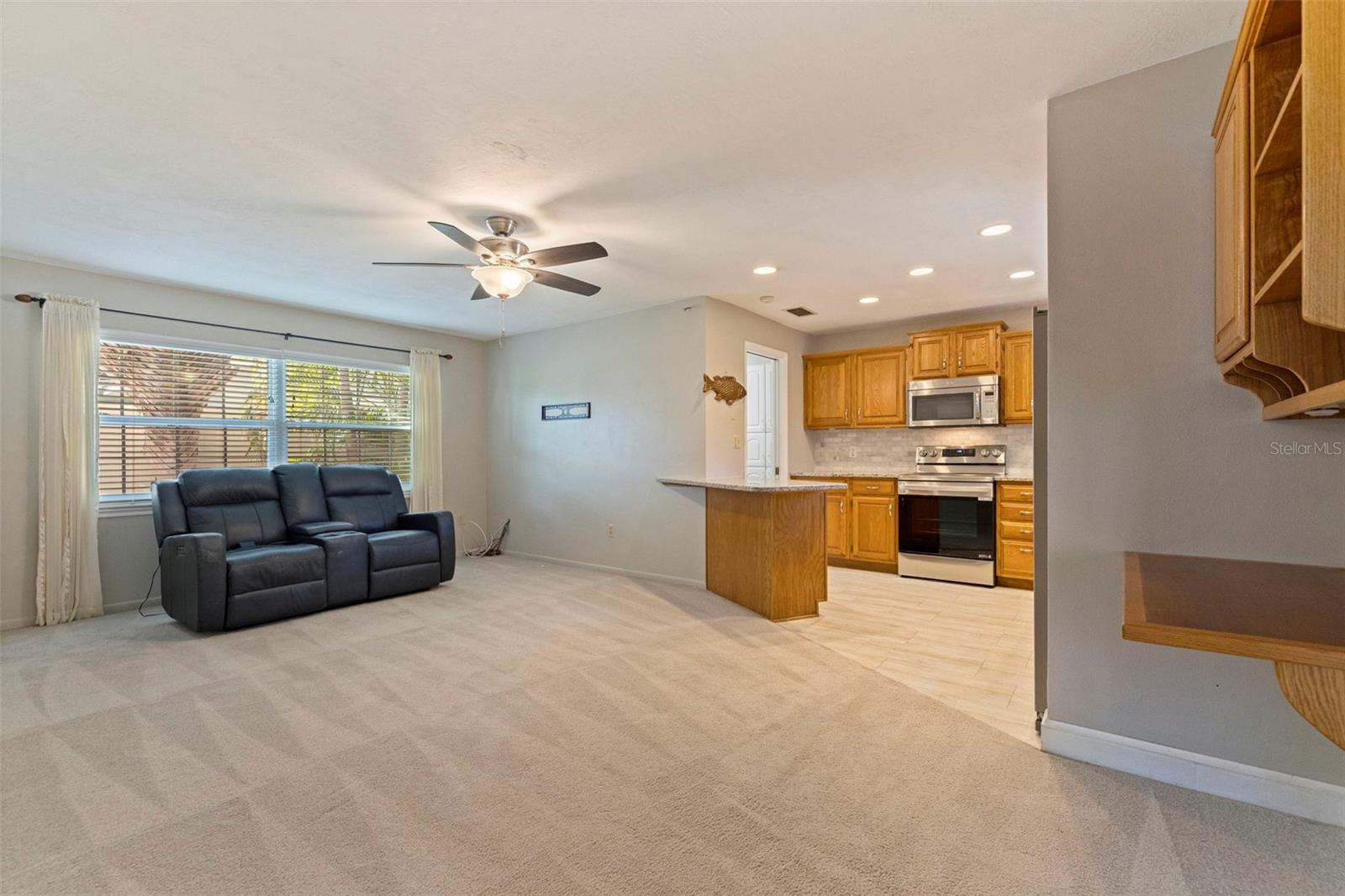 Image 12 of 40 For 925 Irene Avenue