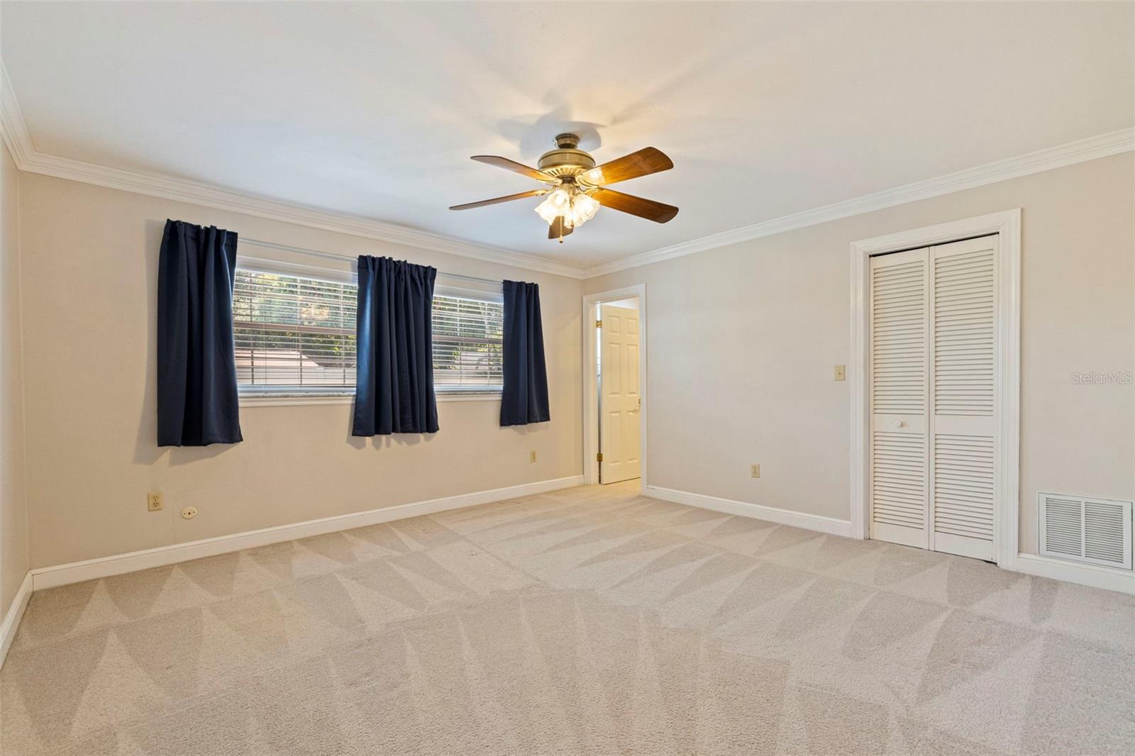 Image 16 of 40 For 925 Irene Avenue