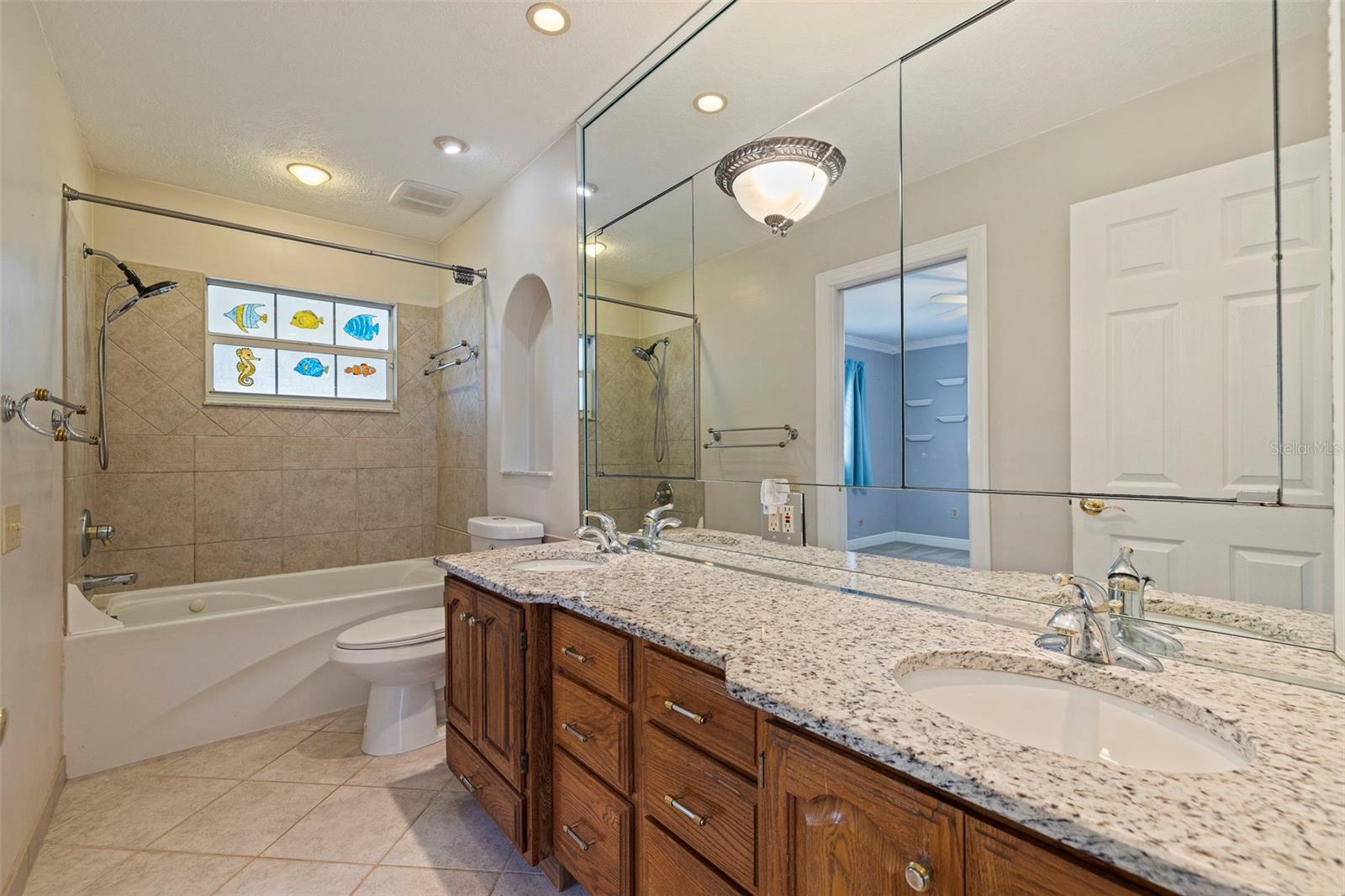 Image 23 of 40 For 925 Irene Avenue