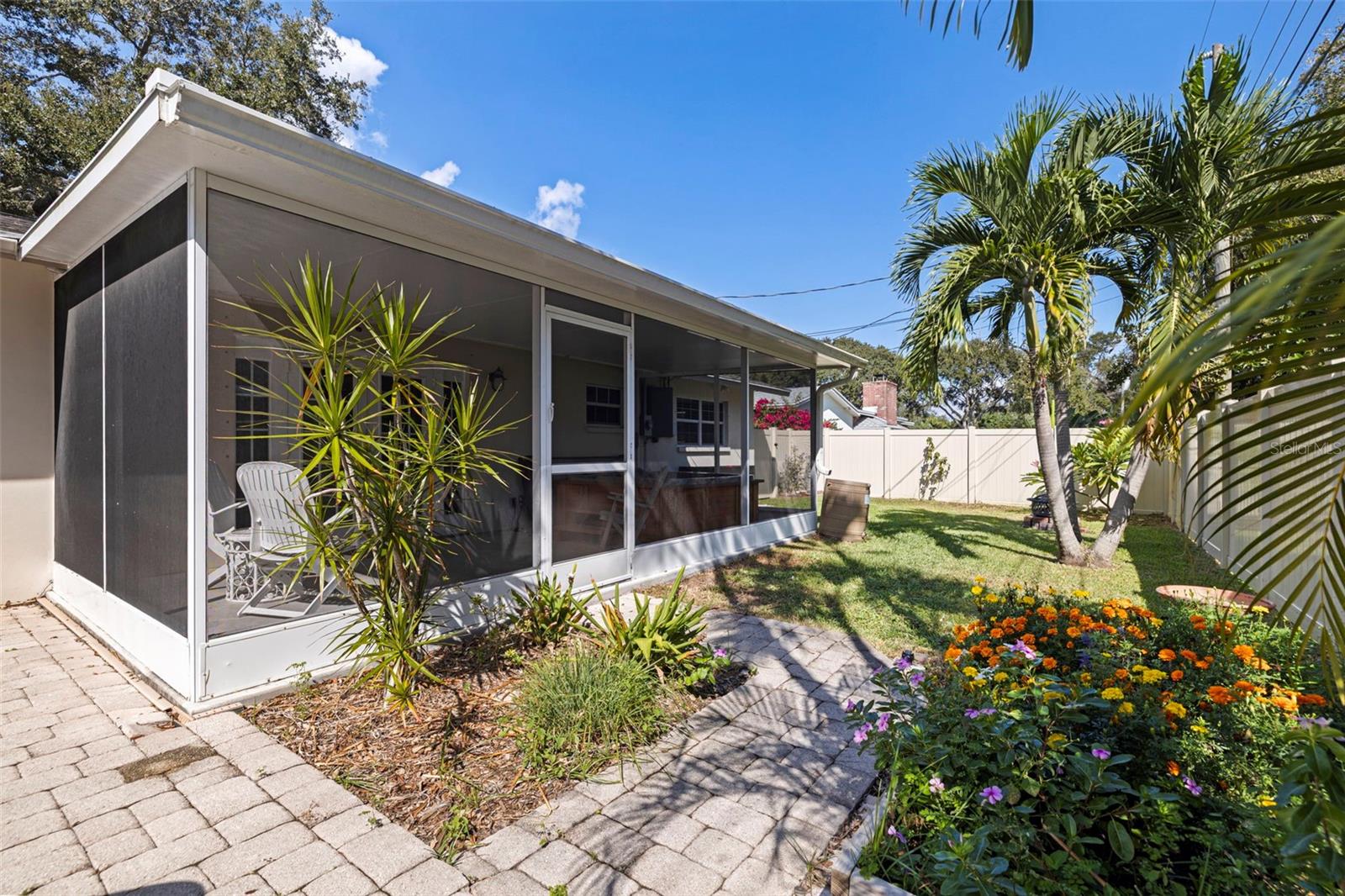 Image 28 of 40 For 925 Irene Avenue