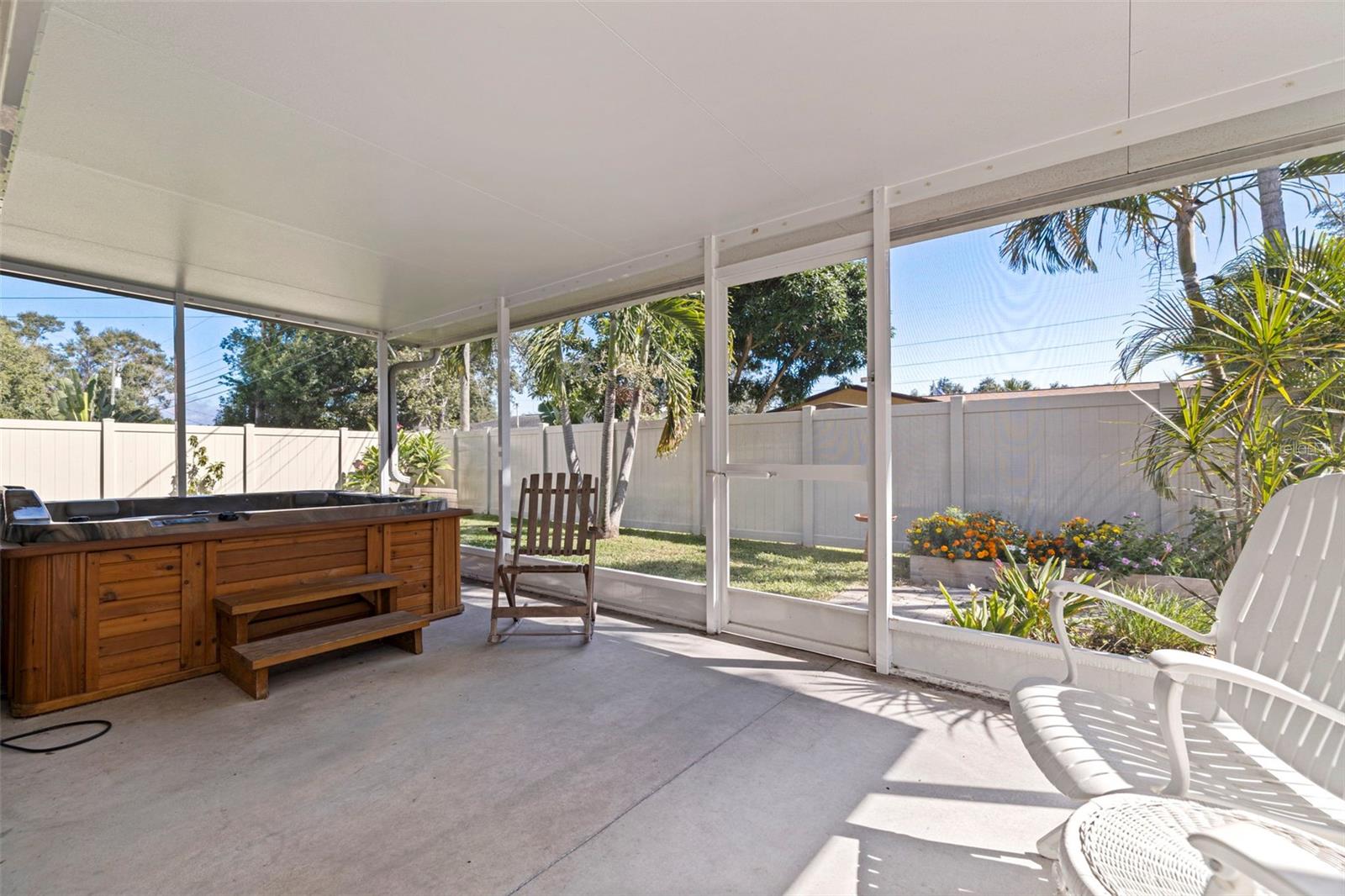 Image 29 of 40 For 925 Irene Avenue