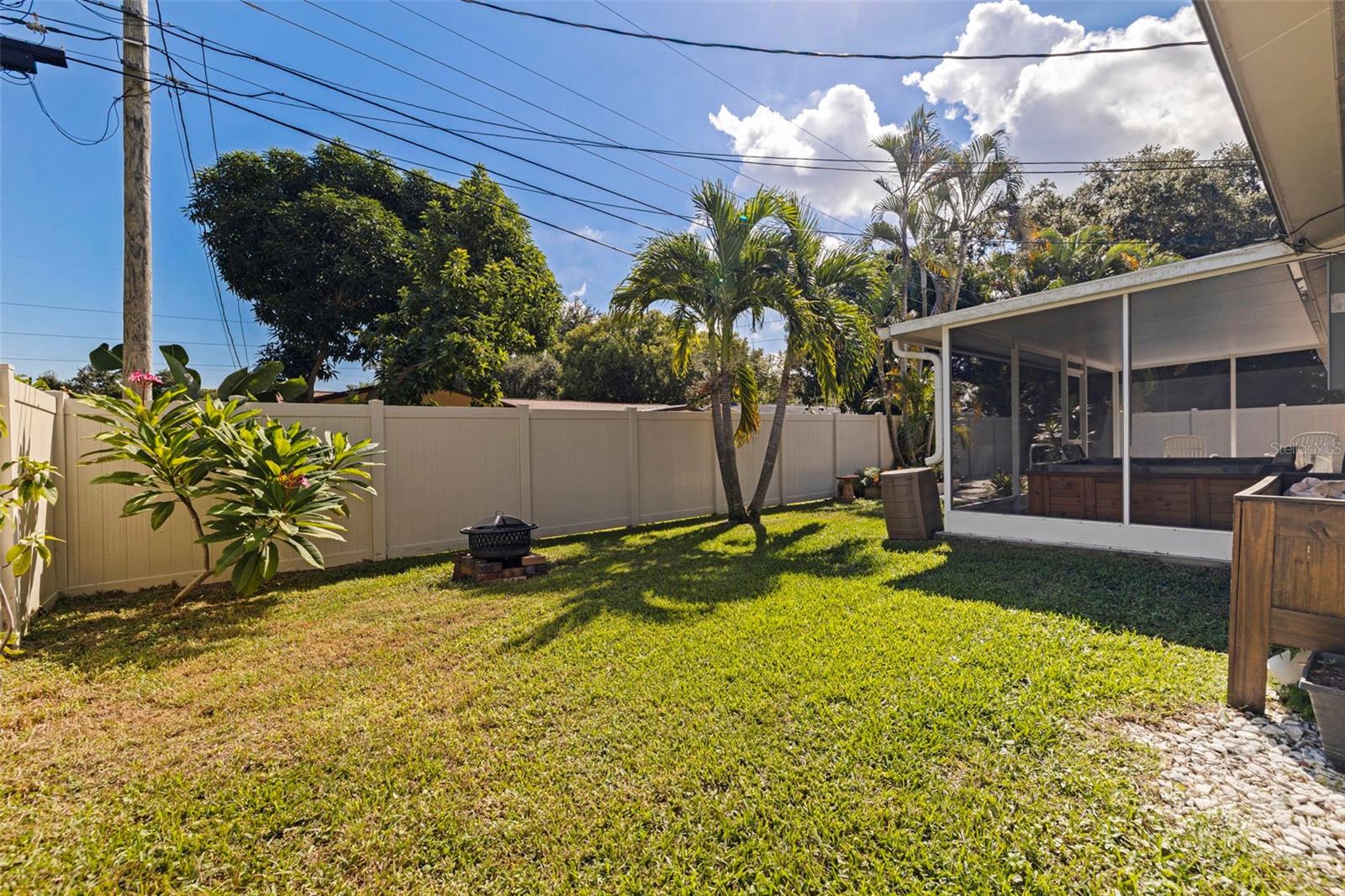 Image 31 of 40 For 925 Irene Avenue