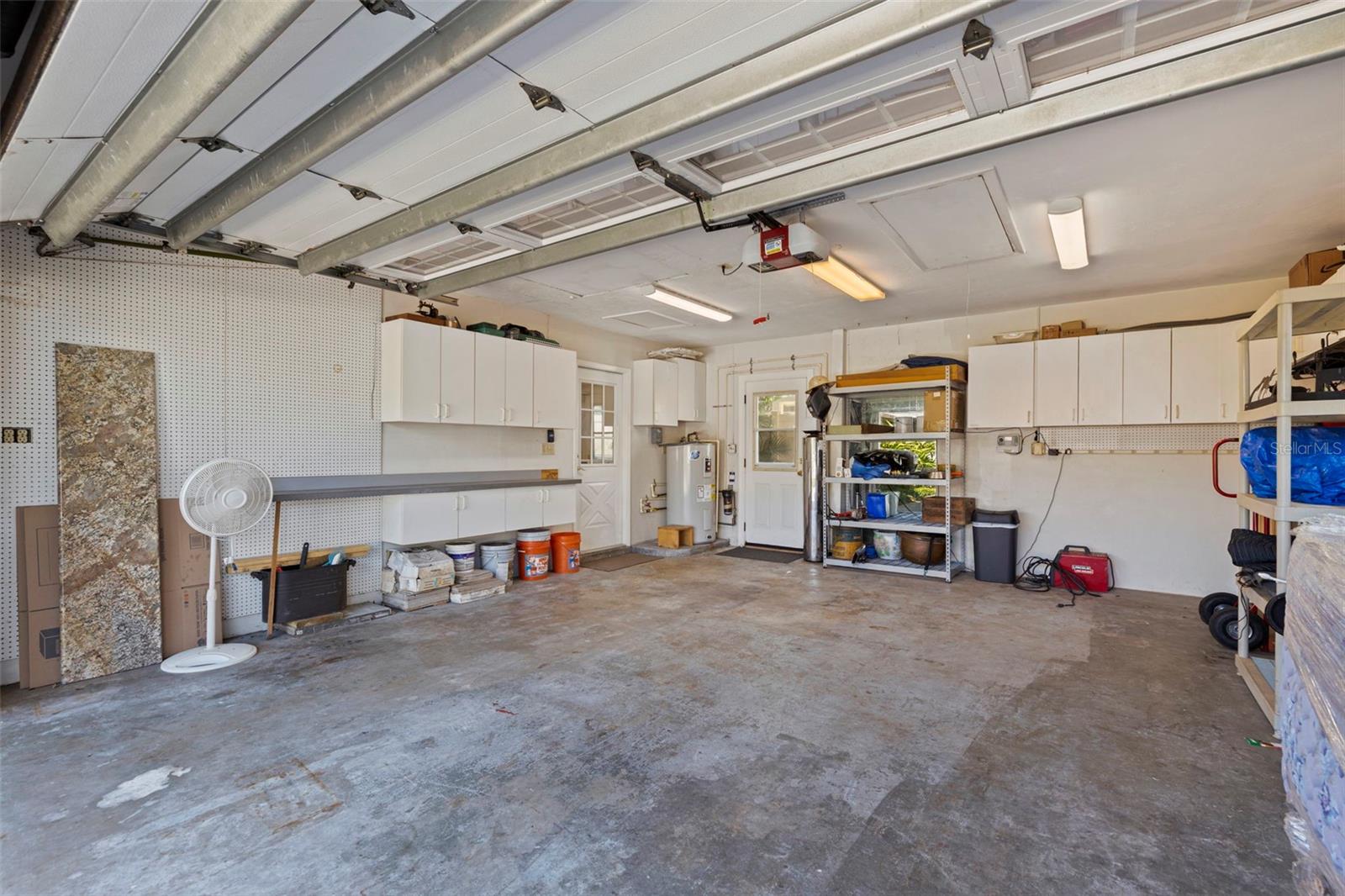 Image 35 of 40 For 925 Irene Avenue