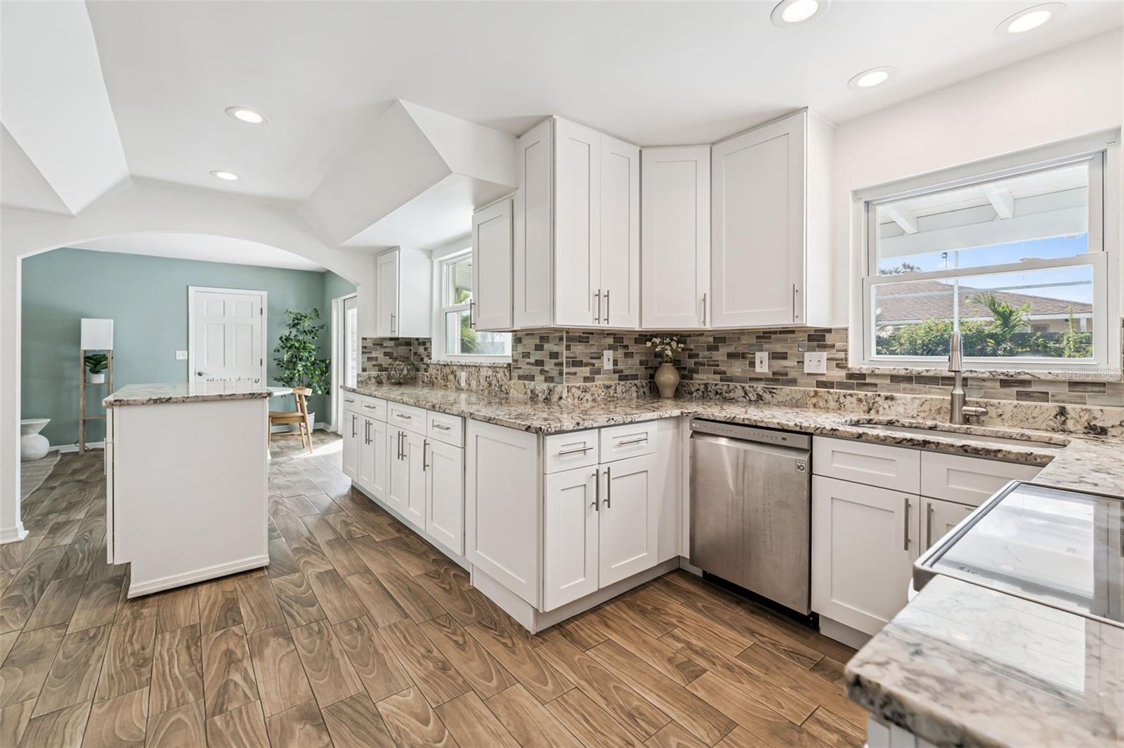 Image 14 of 56 For 5201 15th Avenue W