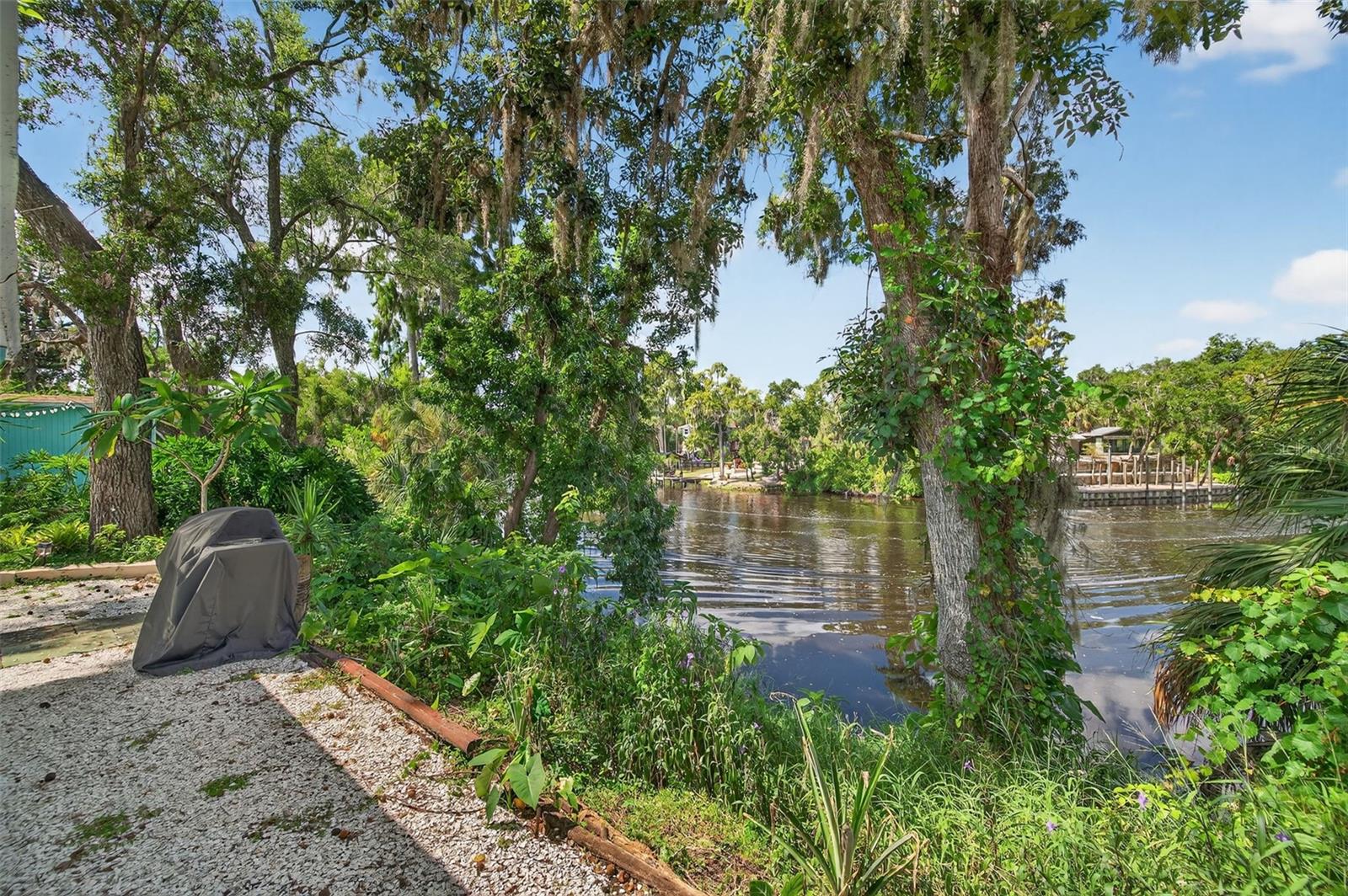 Image 12 of 44 For 3924 Alafia Boulevard