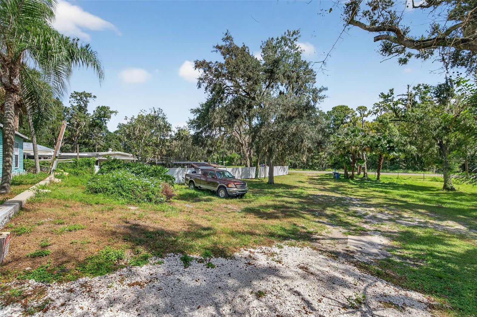Image 13 of 44 For 3924 Alafia Boulevard