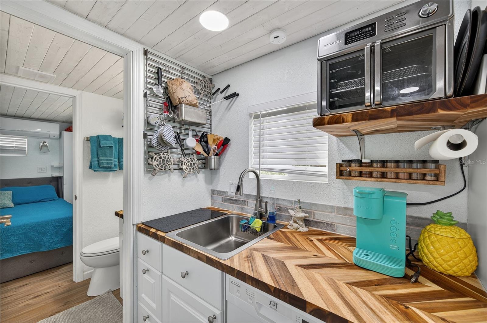Image 23 of 44 For 3924 Alafia Boulevard
