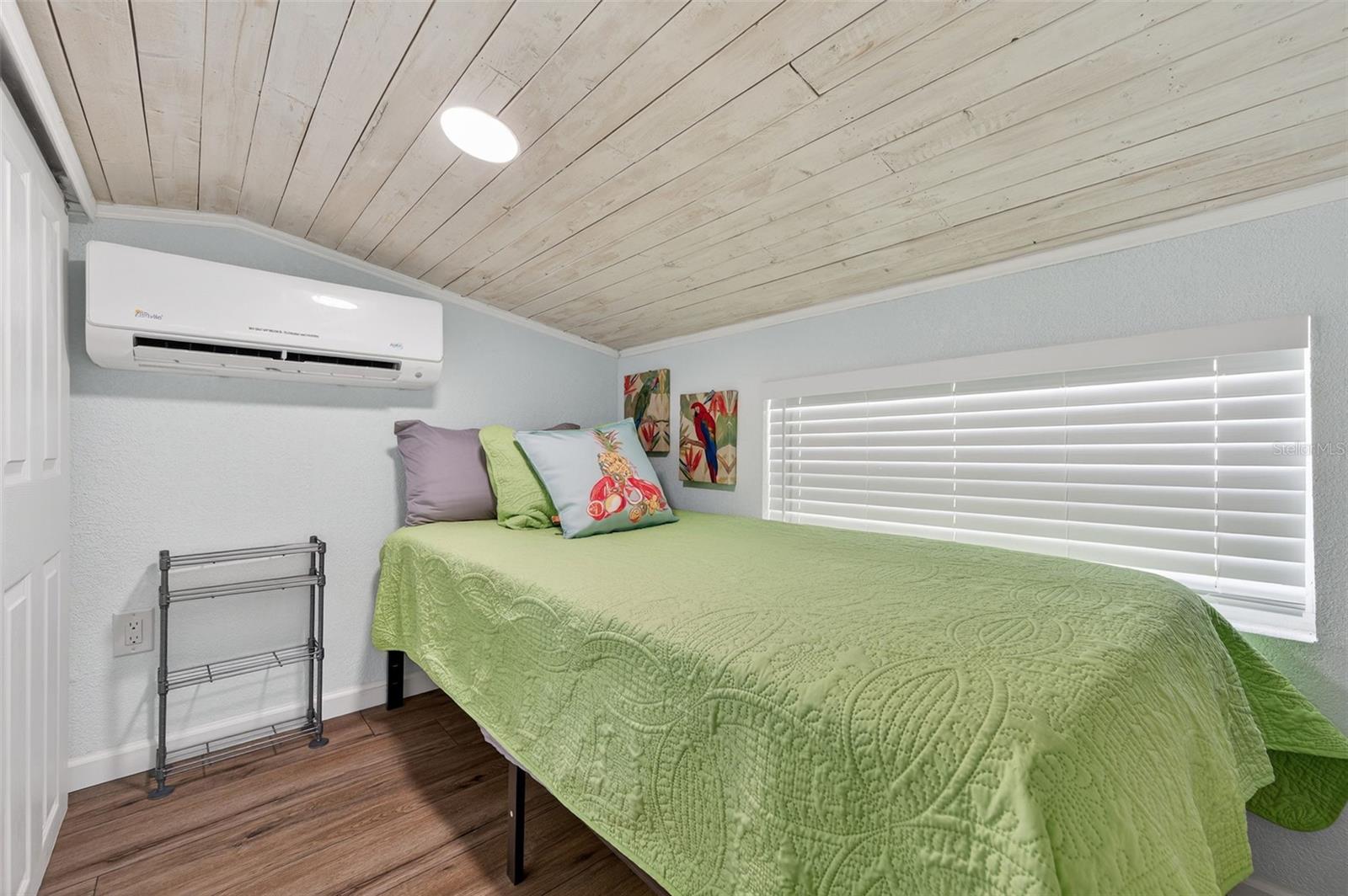 Image 31 of 44 For 3924 Alafia Boulevard