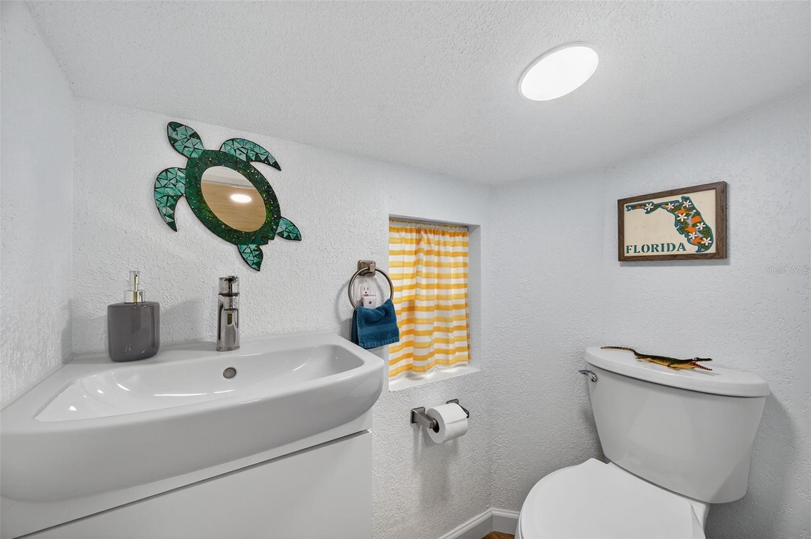 Image 33 of 44 For 3924 Alafia Boulevard