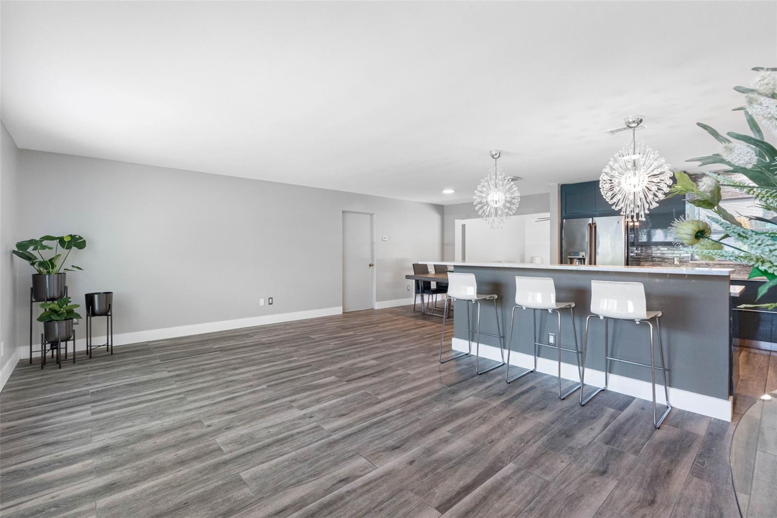 Image 3 of 23 For 439 Capri Way Ne
