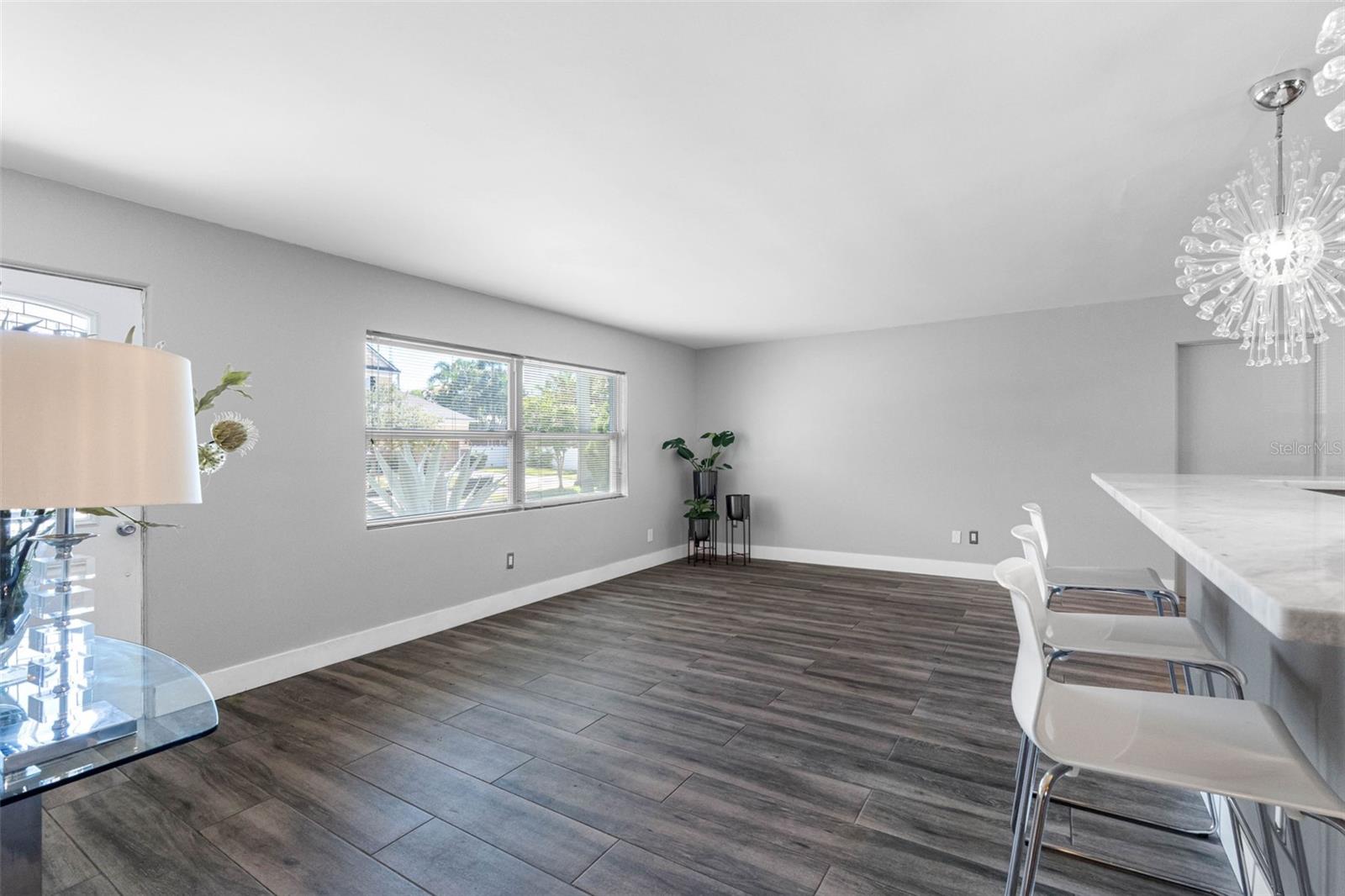 Image 4 of 23 For 439 Capri Way Ne