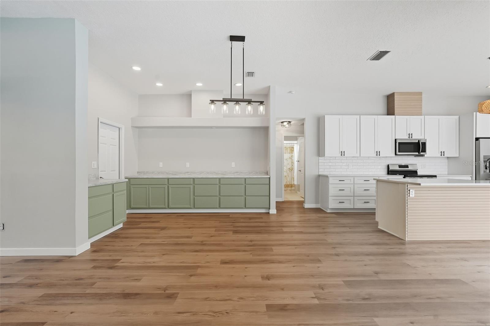 Image 16 of 29 For 14547 Oliver Street