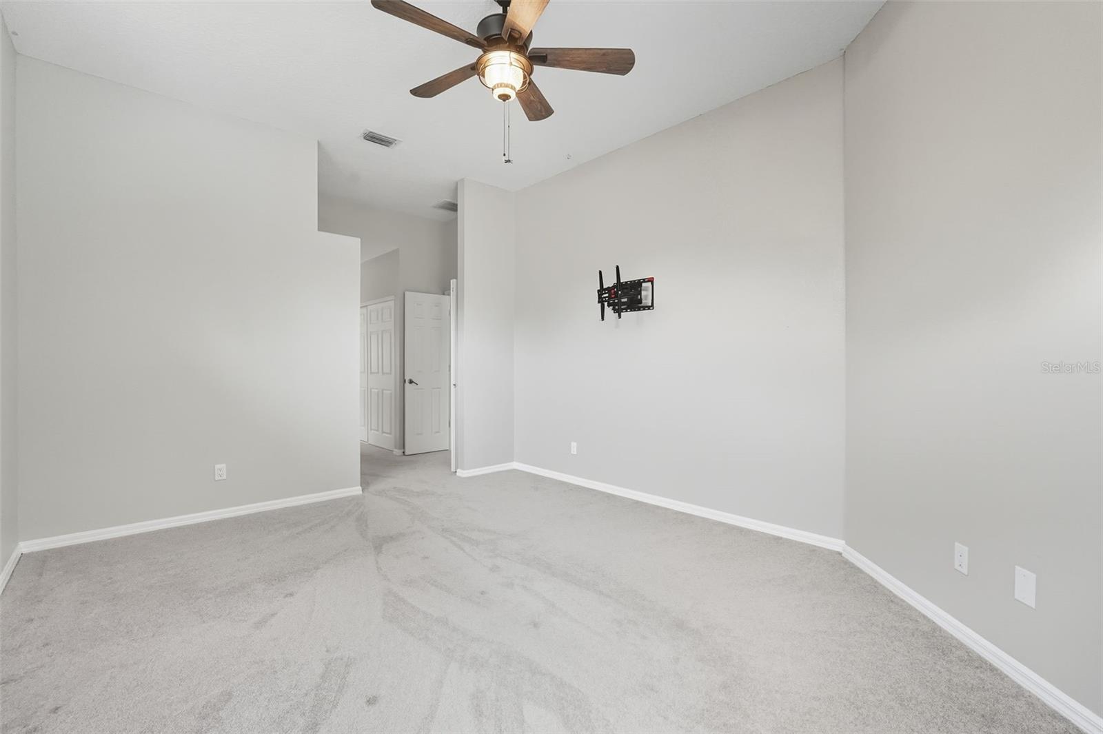 Image 19 of 29 For 14547 Oliver Street