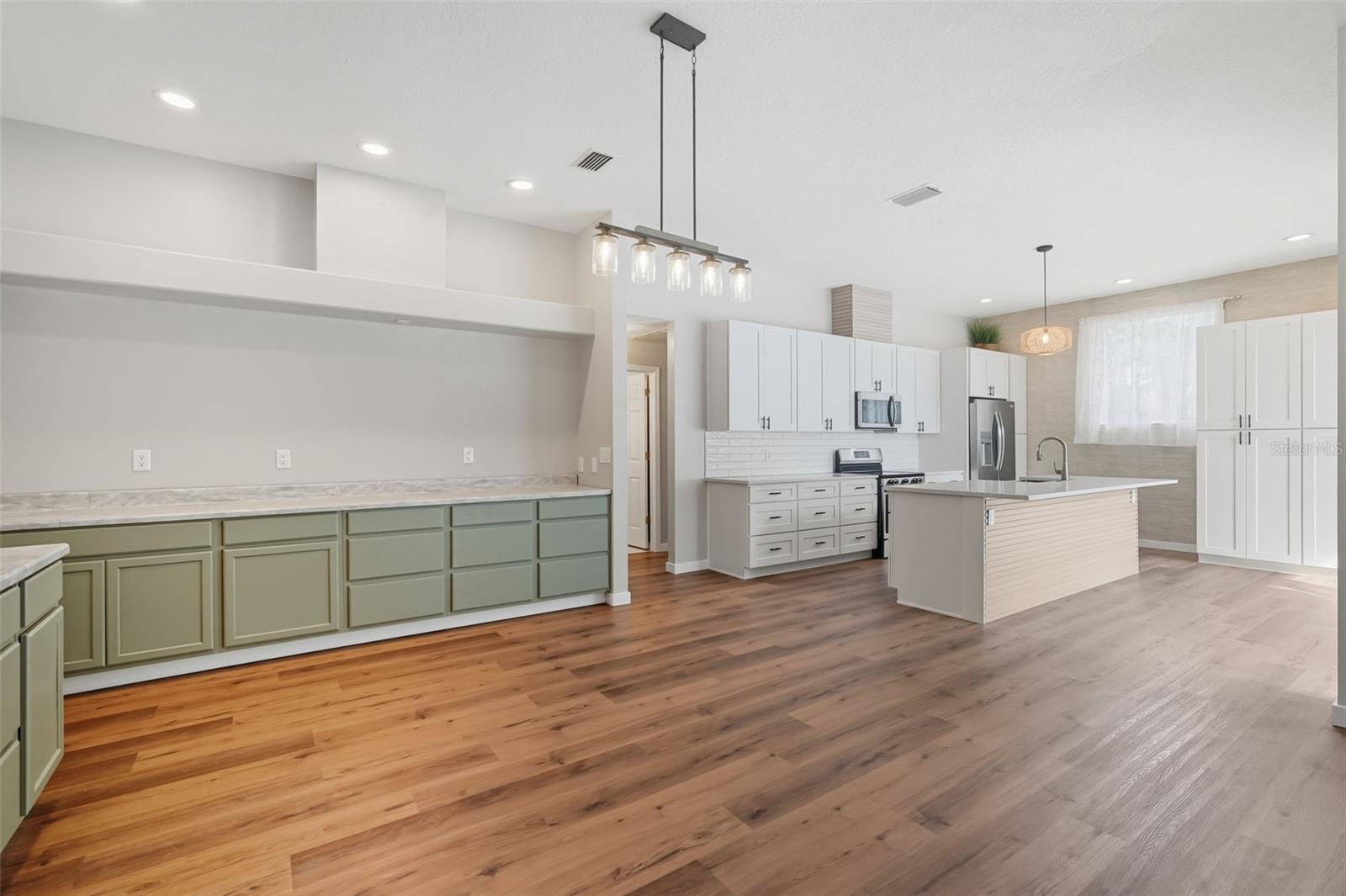 Image 6 of 29 For 14547 Oliver Street